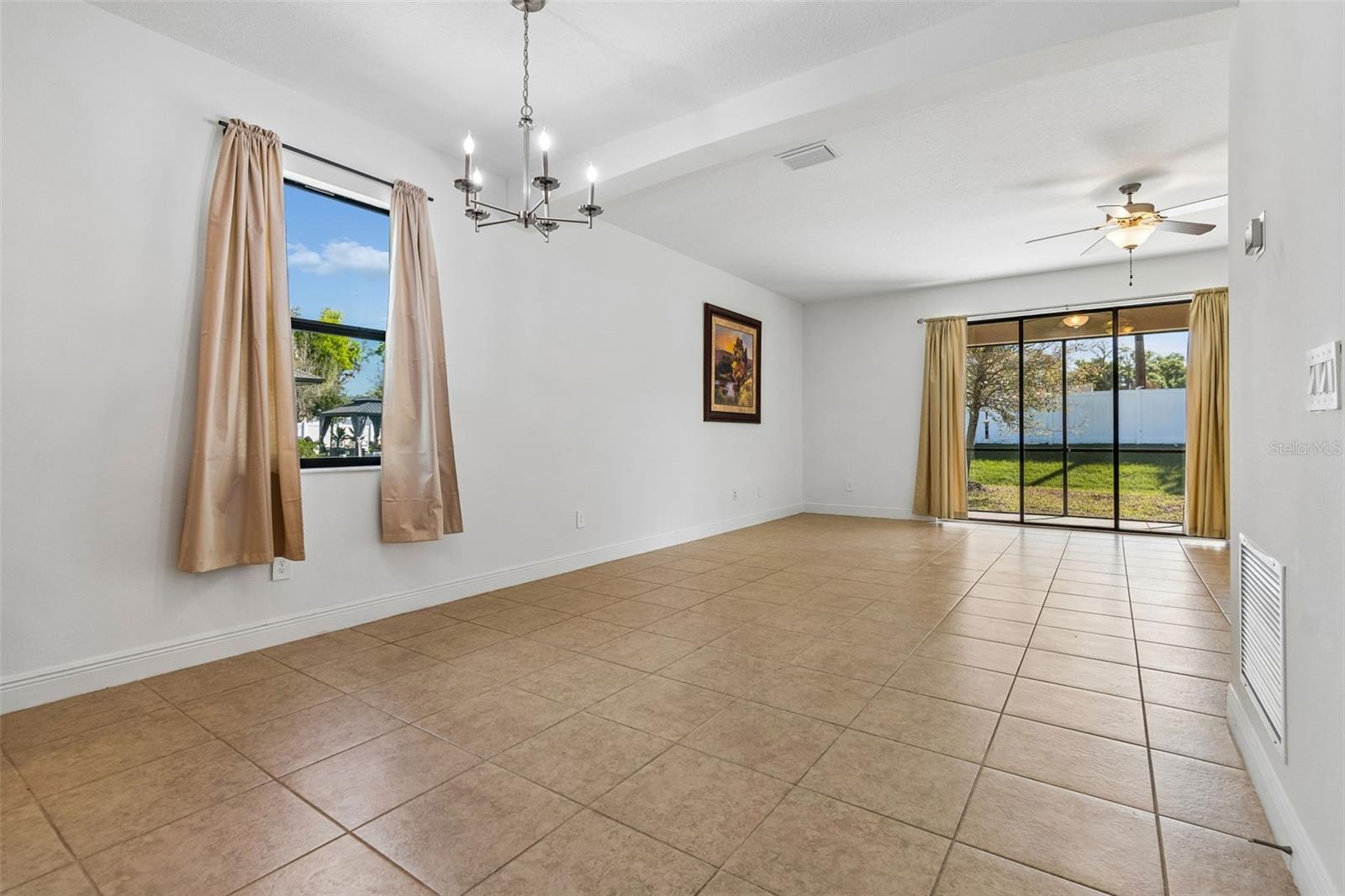 1214 FLORABLU DR, SEFFNER, FL, 33584