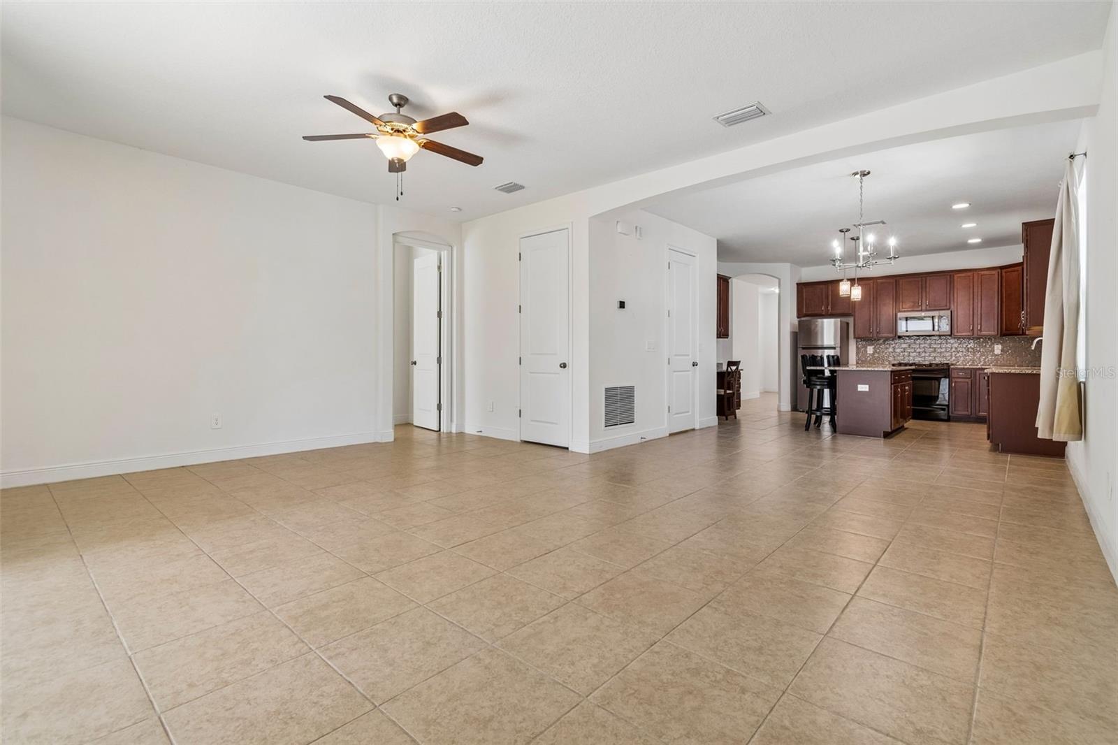 1214 FLORABLU DR, SEFFNER, FL, 33584