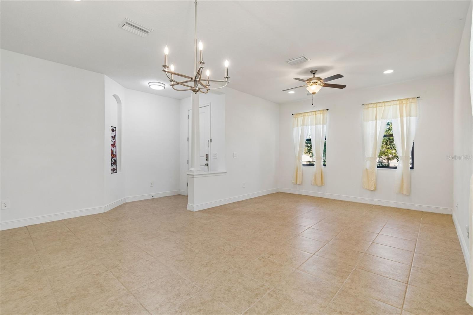 1214 FLORABLU DR, SEFFNER, FL, 33584