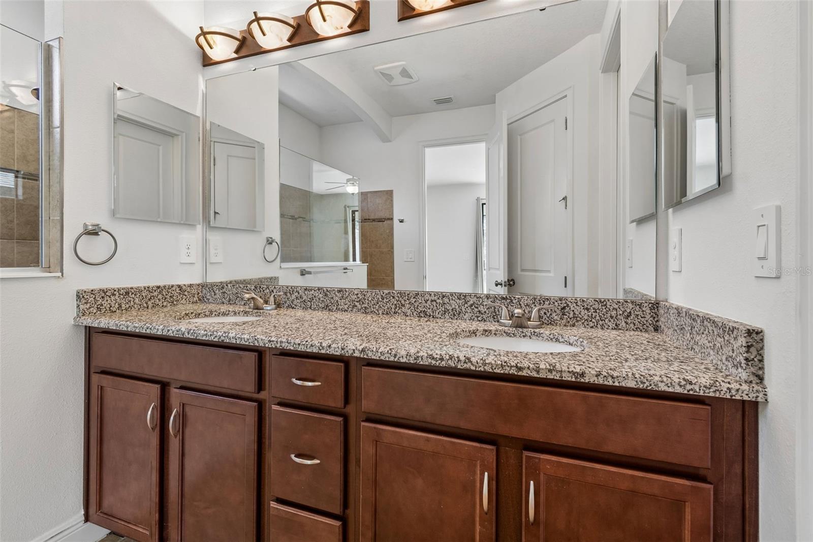 1214 FLORABLU DR, SEFFNER, FL, 33584