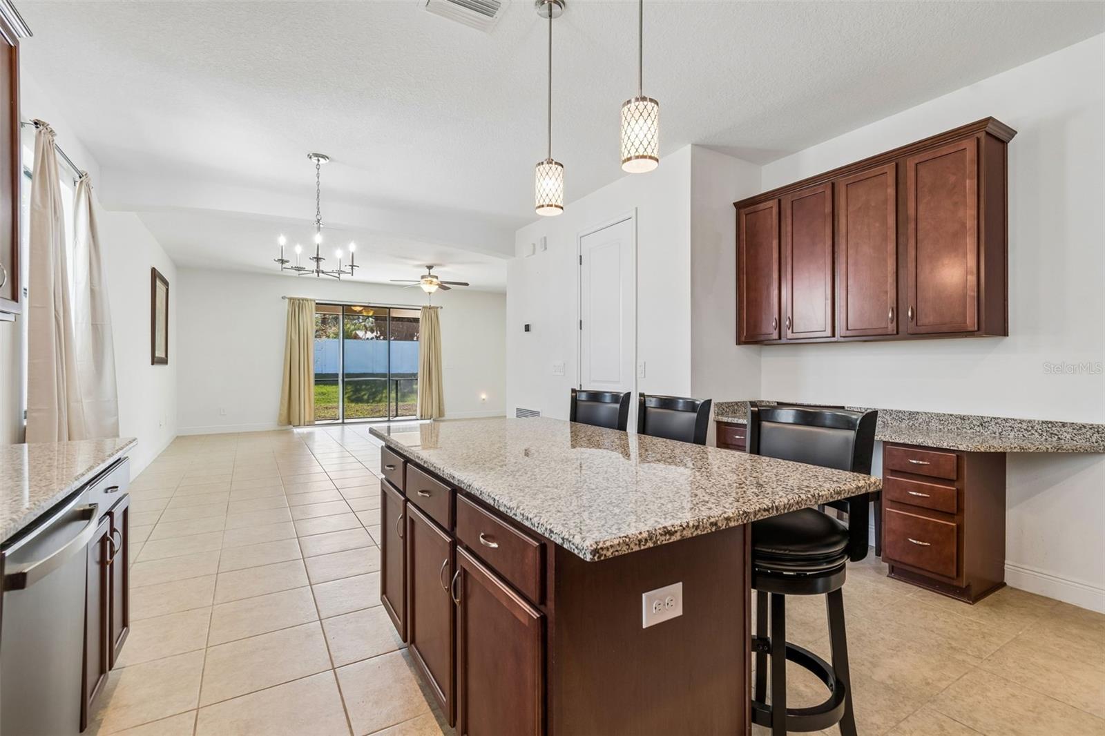 1214 FLORABLU DR, SEFFNER, FL, 33584