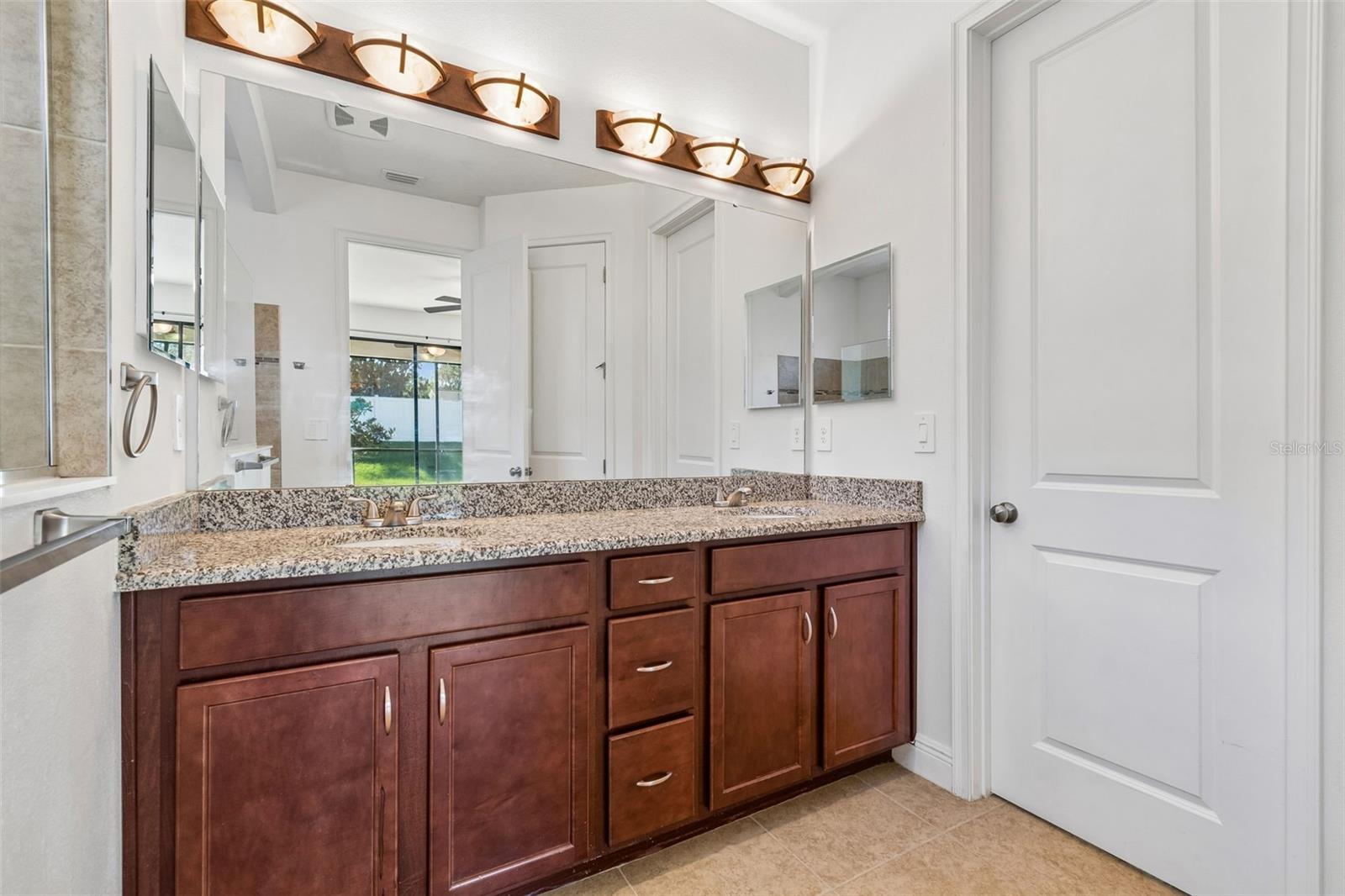 1214 FLORABLU DR, SEFFNER, FL, 33584