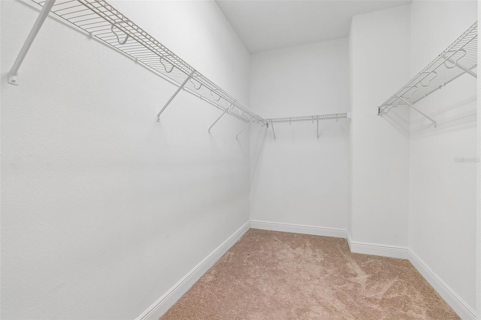 1214 FLORABLU DR, SEFFNER, FL, 33584