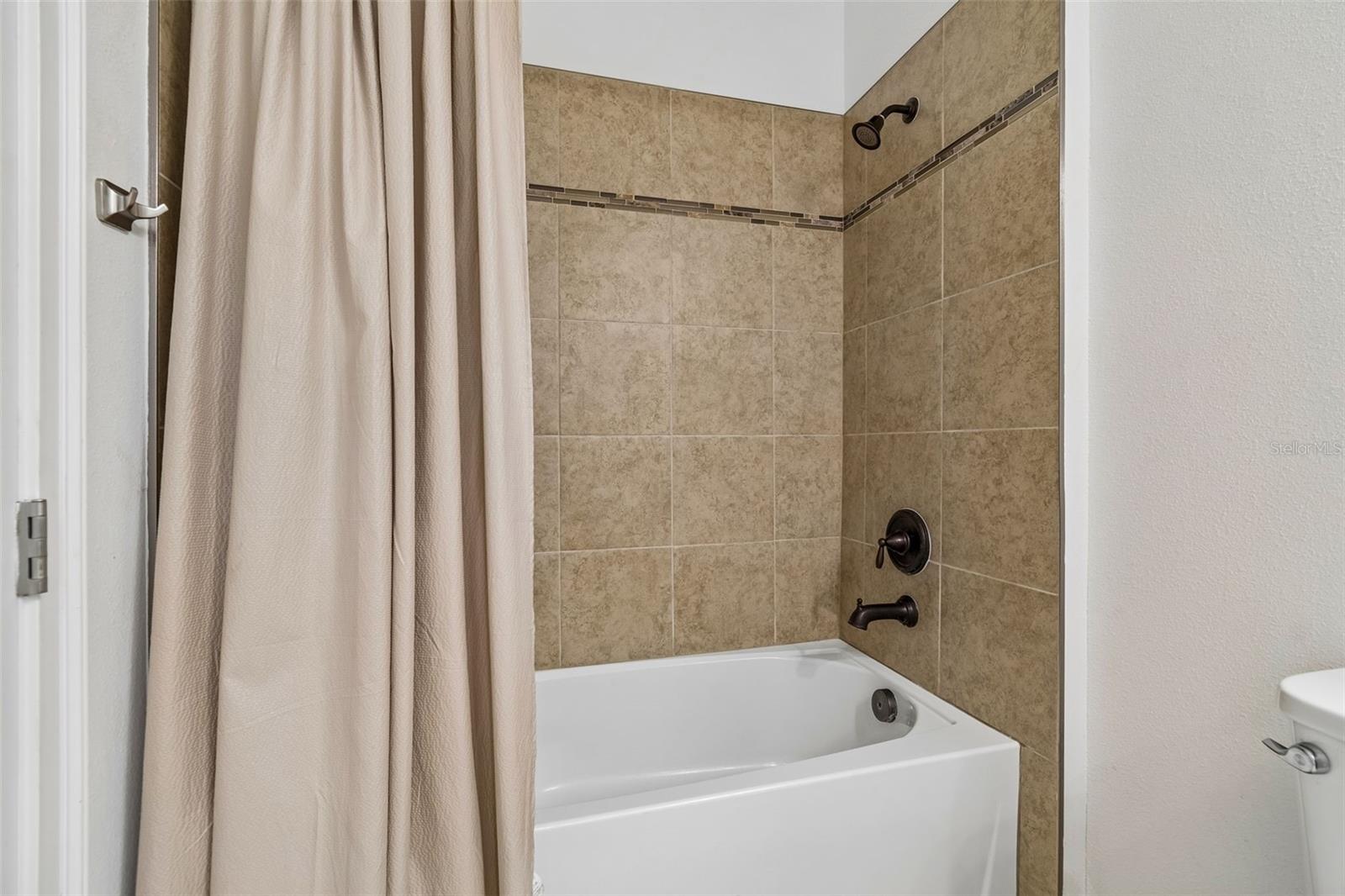 1214 FLORABLU DR, SEFFNER, FL, 33584