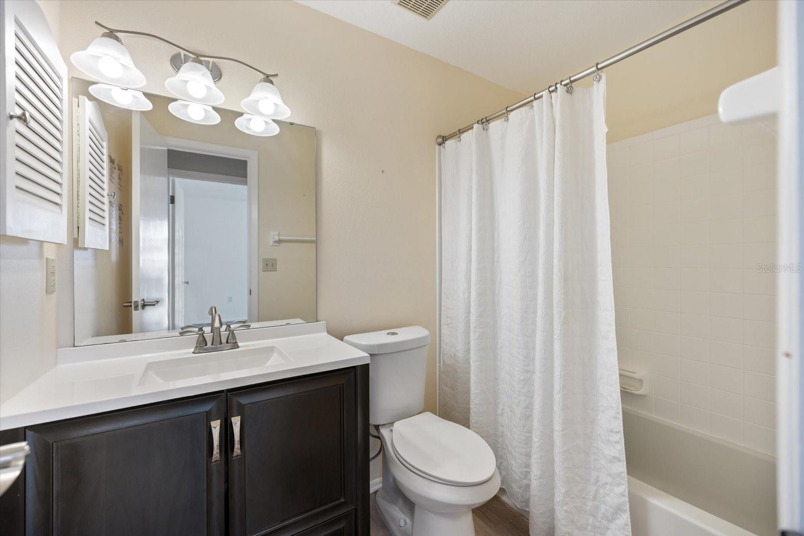 335 THREE LAKES LN #B, VENICE, FL, 34285