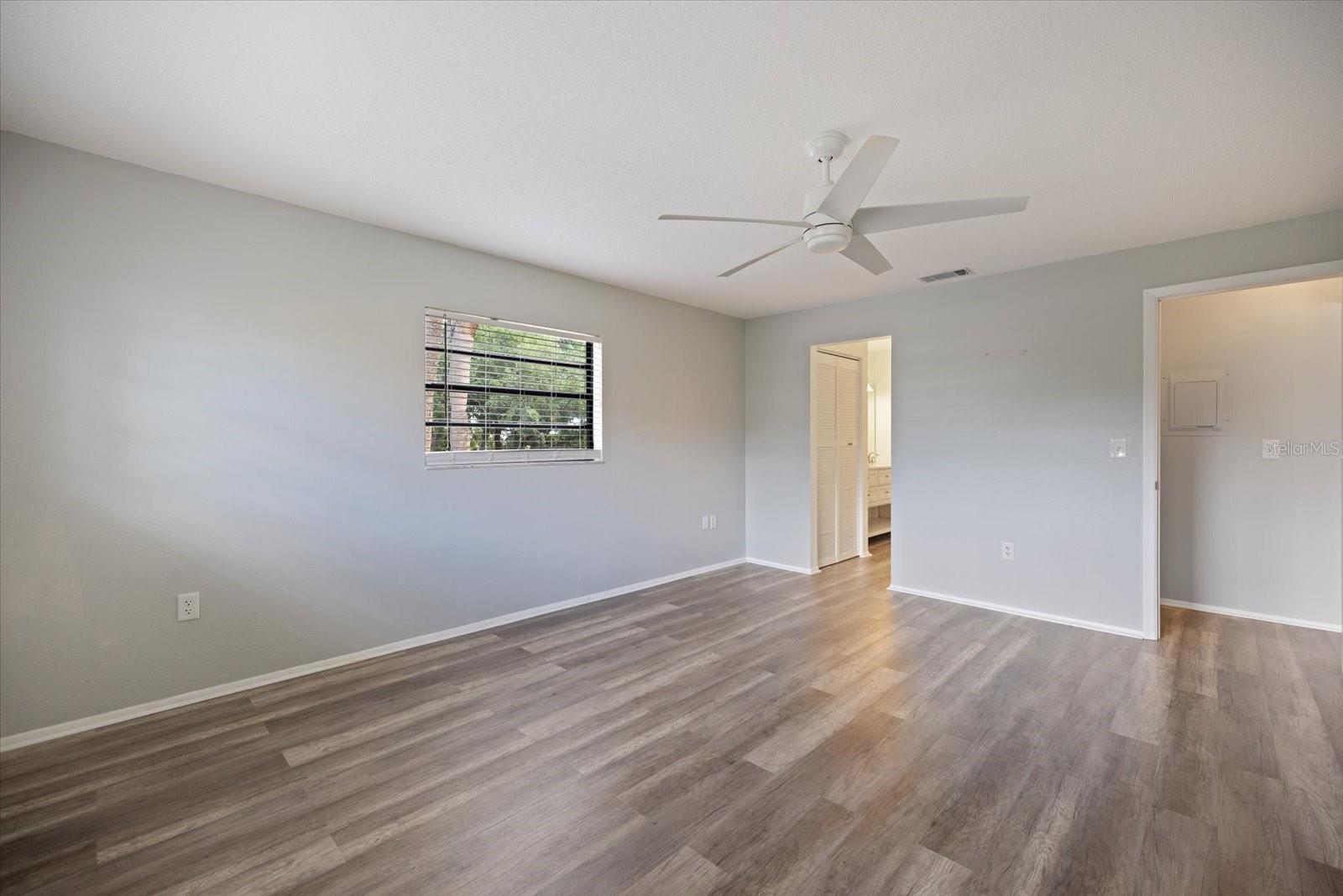 335 THREE LAKES LN #B, VENICE, FL, 34285