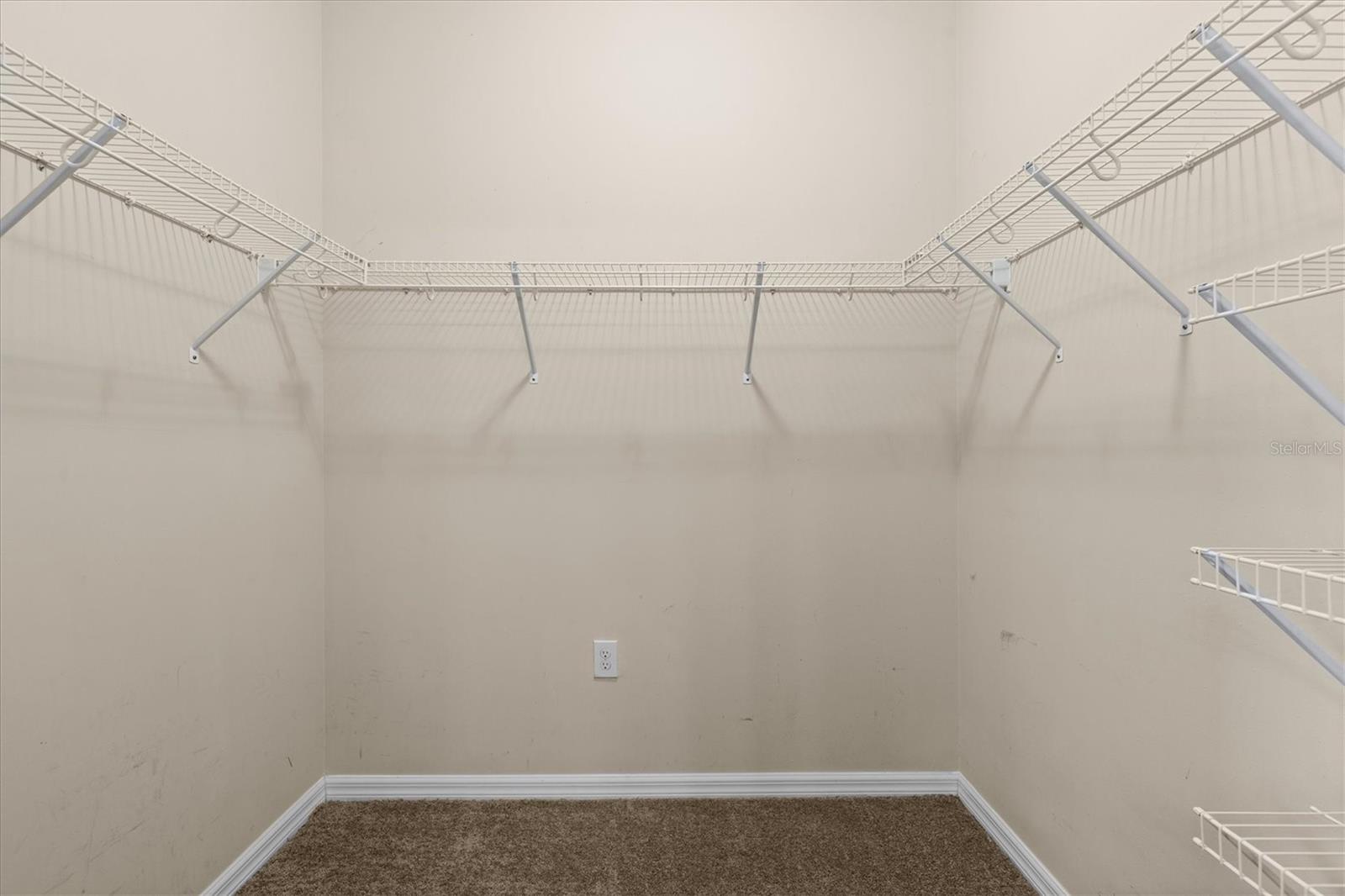 Walk in close (primary bedroom)