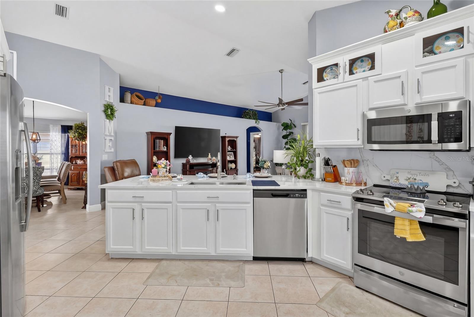 3881 HAMPTON HILLS DR, LAKELAND, FL, 33810