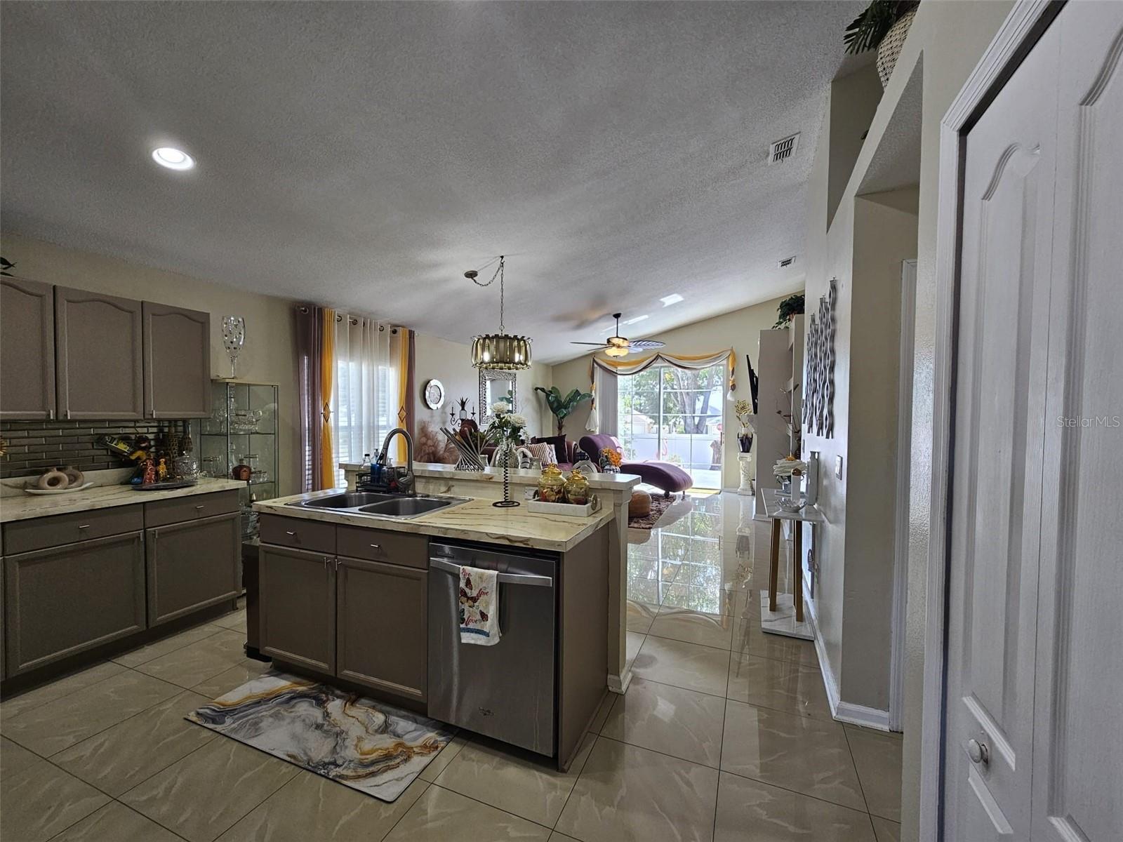 15601 AUTUMN GLEN AVE, CLERMONT, FL, 34714