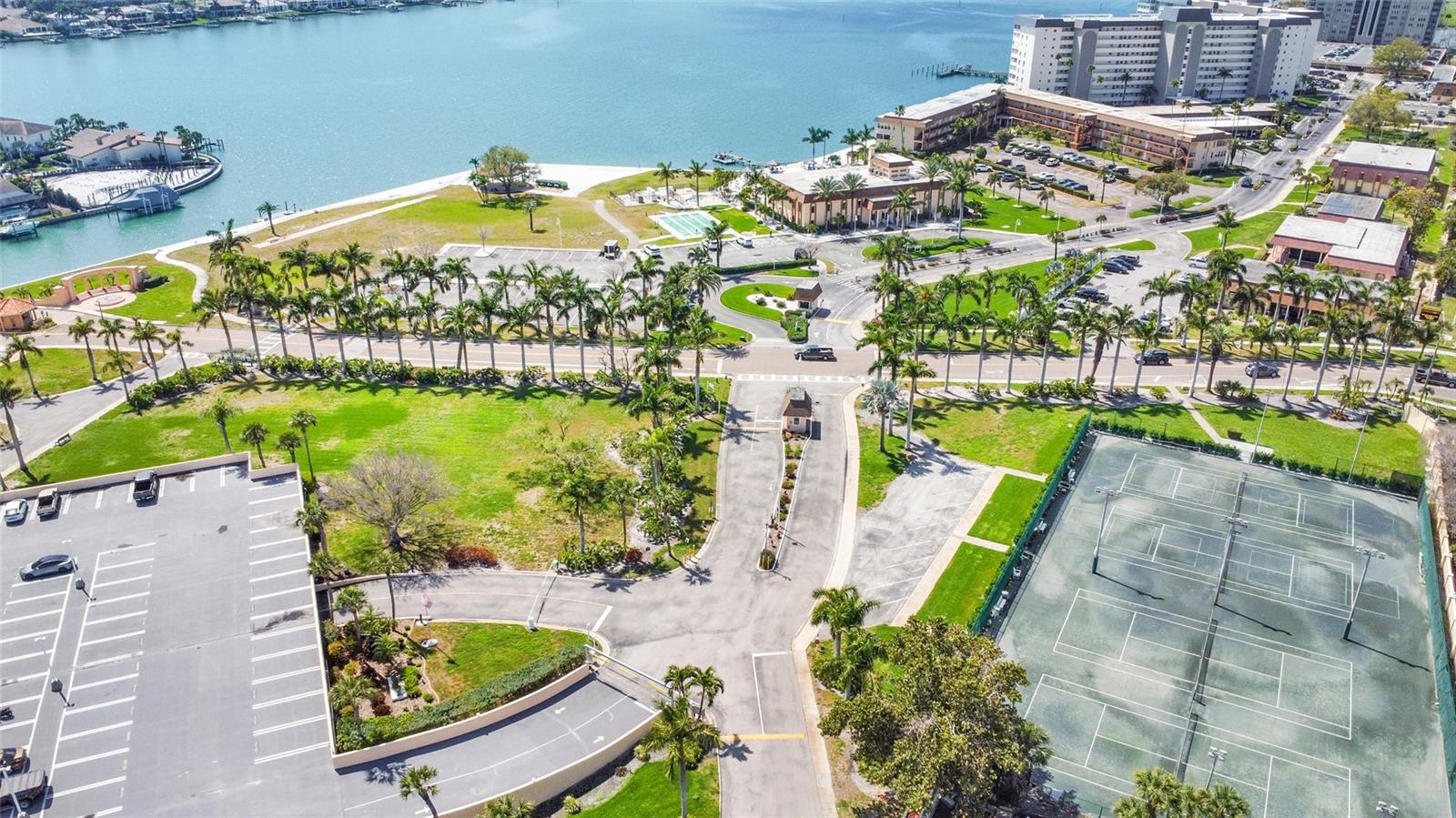4900 BRITTANY DR S #301, ST PETERSBURG, FL, 33715