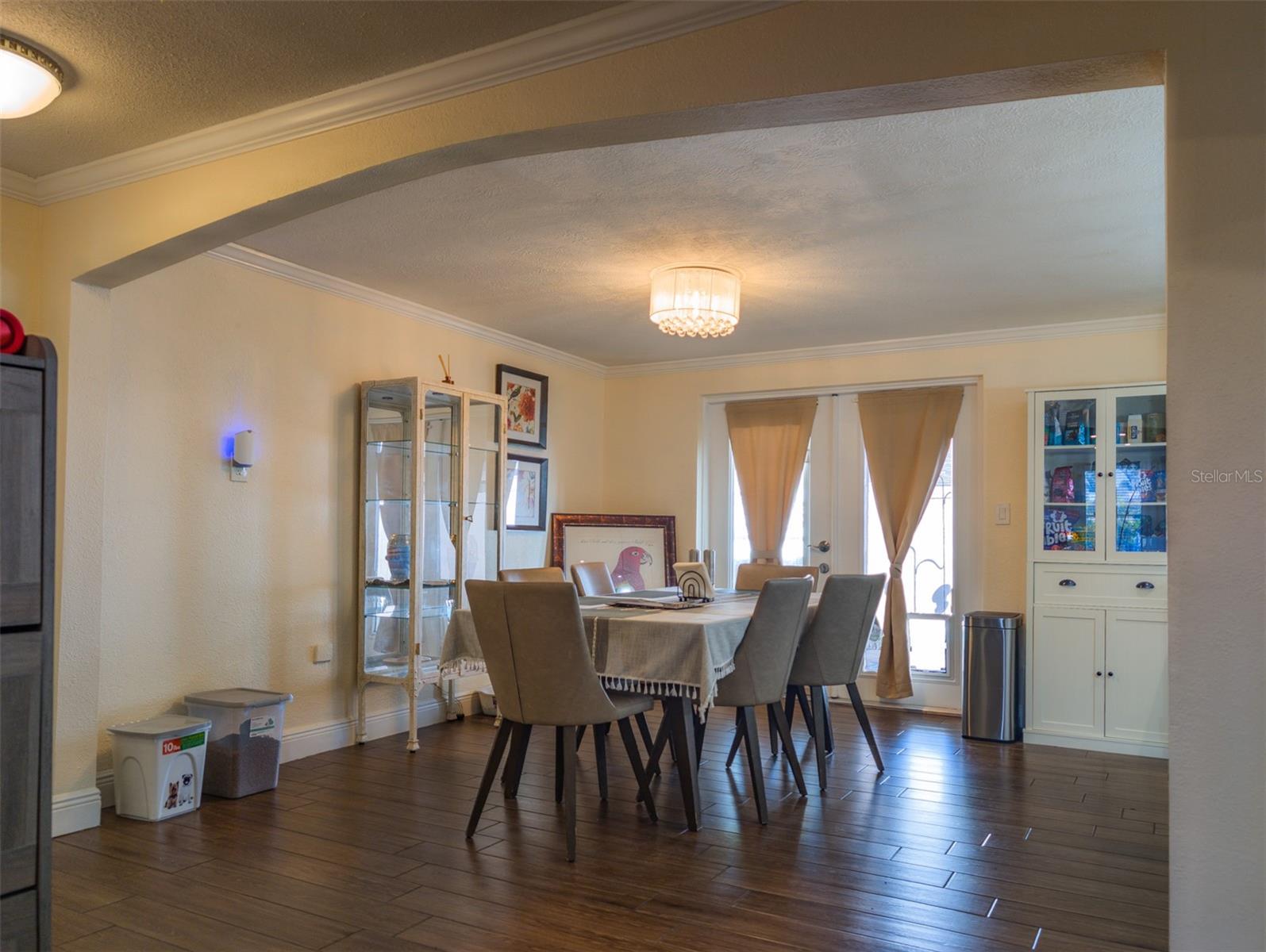 Arched entry into dining area