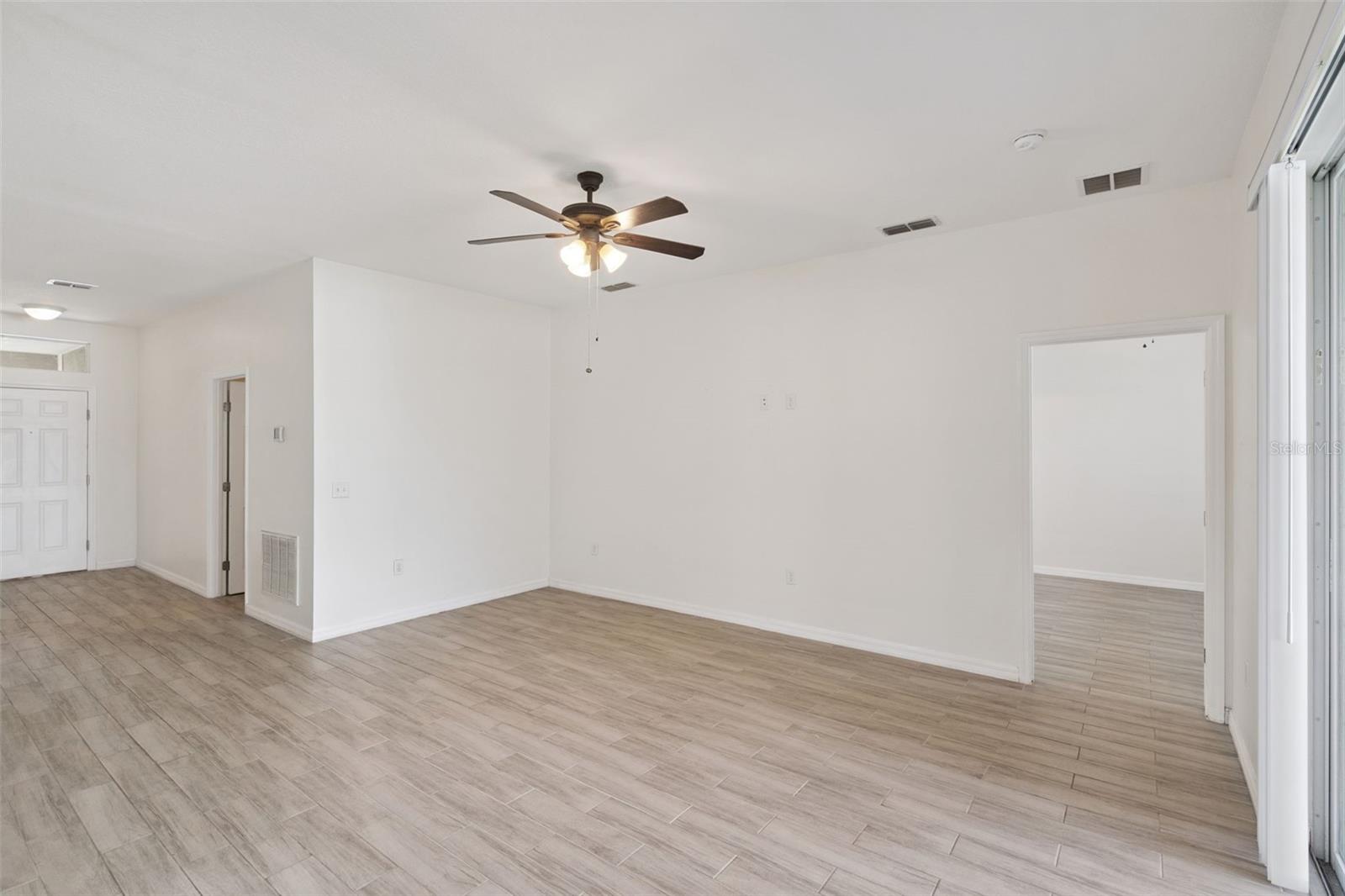 140 HIGHLAND MEADOWS ST, DAVENPORT, FL, 33837