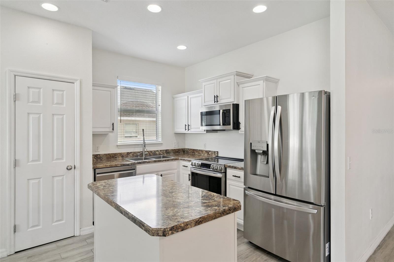 140 HIGHLAND MEADOWS ST, DAVENPORT, FL, 33837
