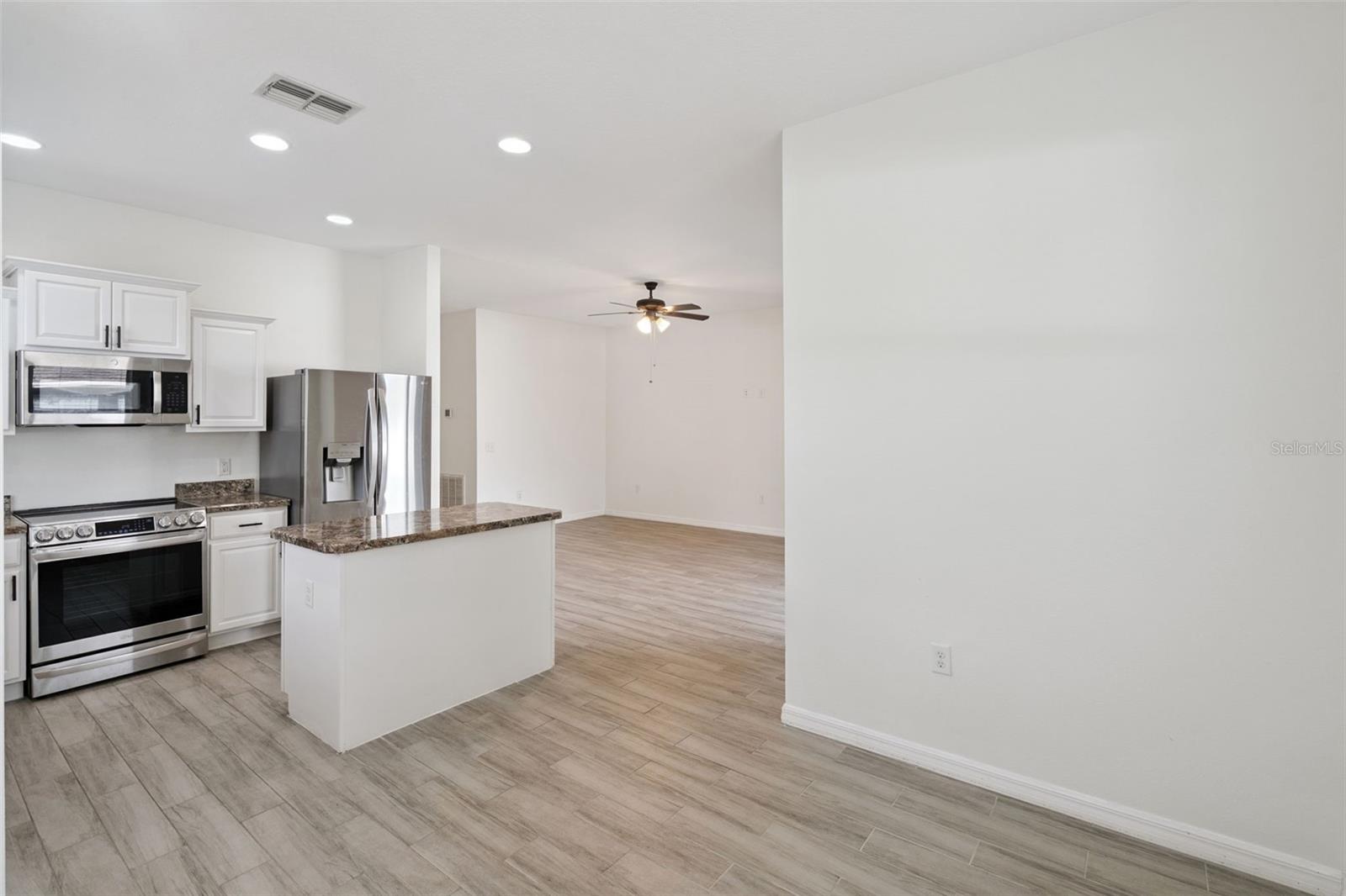 140 HIGHLAND MEADOWS ST, DAVENPORT, FL, 33837
