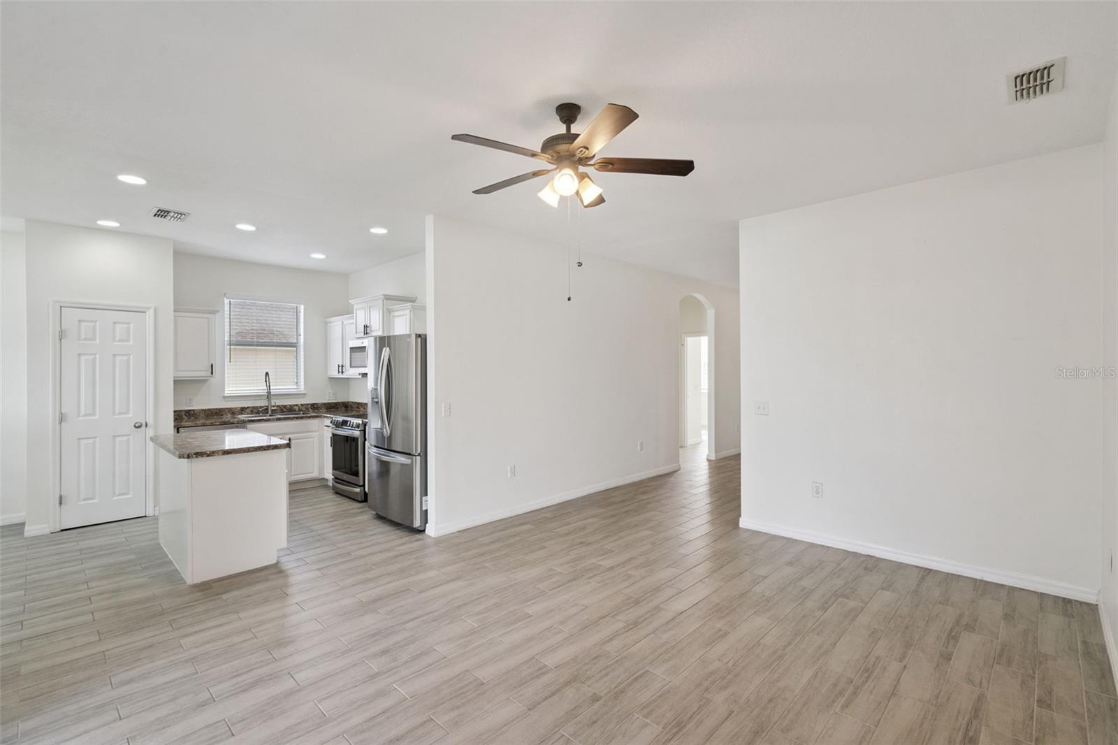 140 HIGHLAND MEADOWS ST, DAVENPORT, FL, 33837