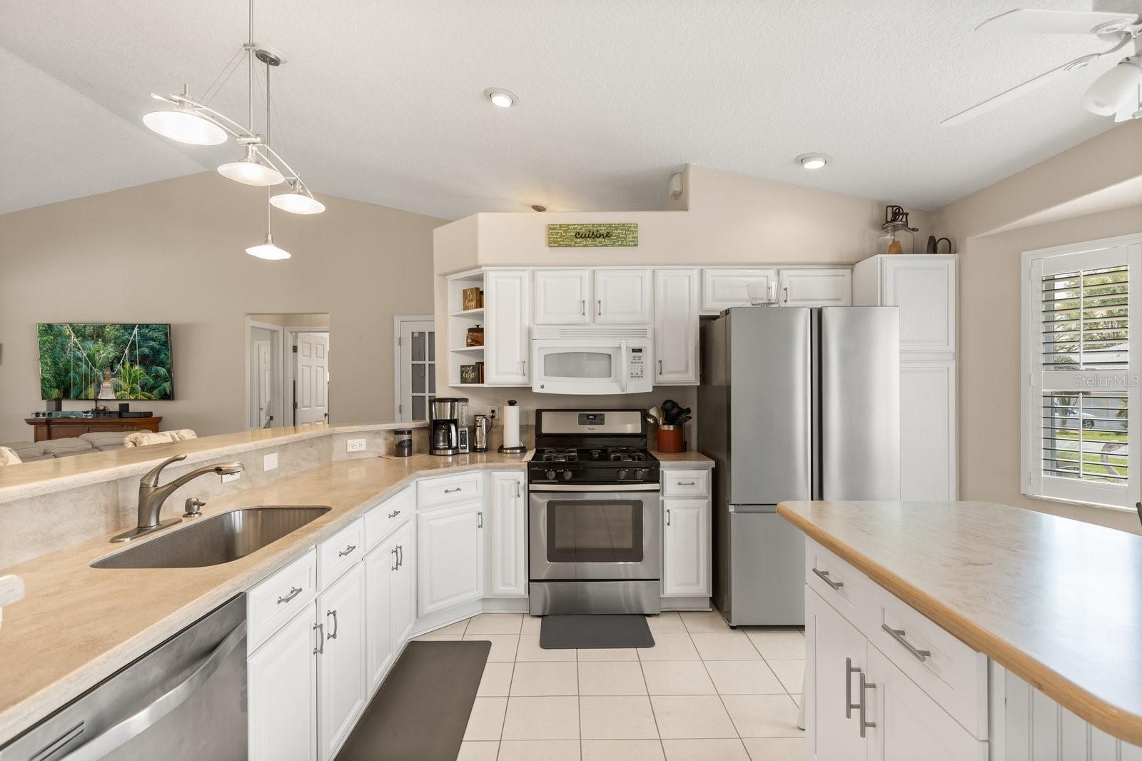 21127 ROYAL ST GEORGES LN, LEESBURG, FL, 34748