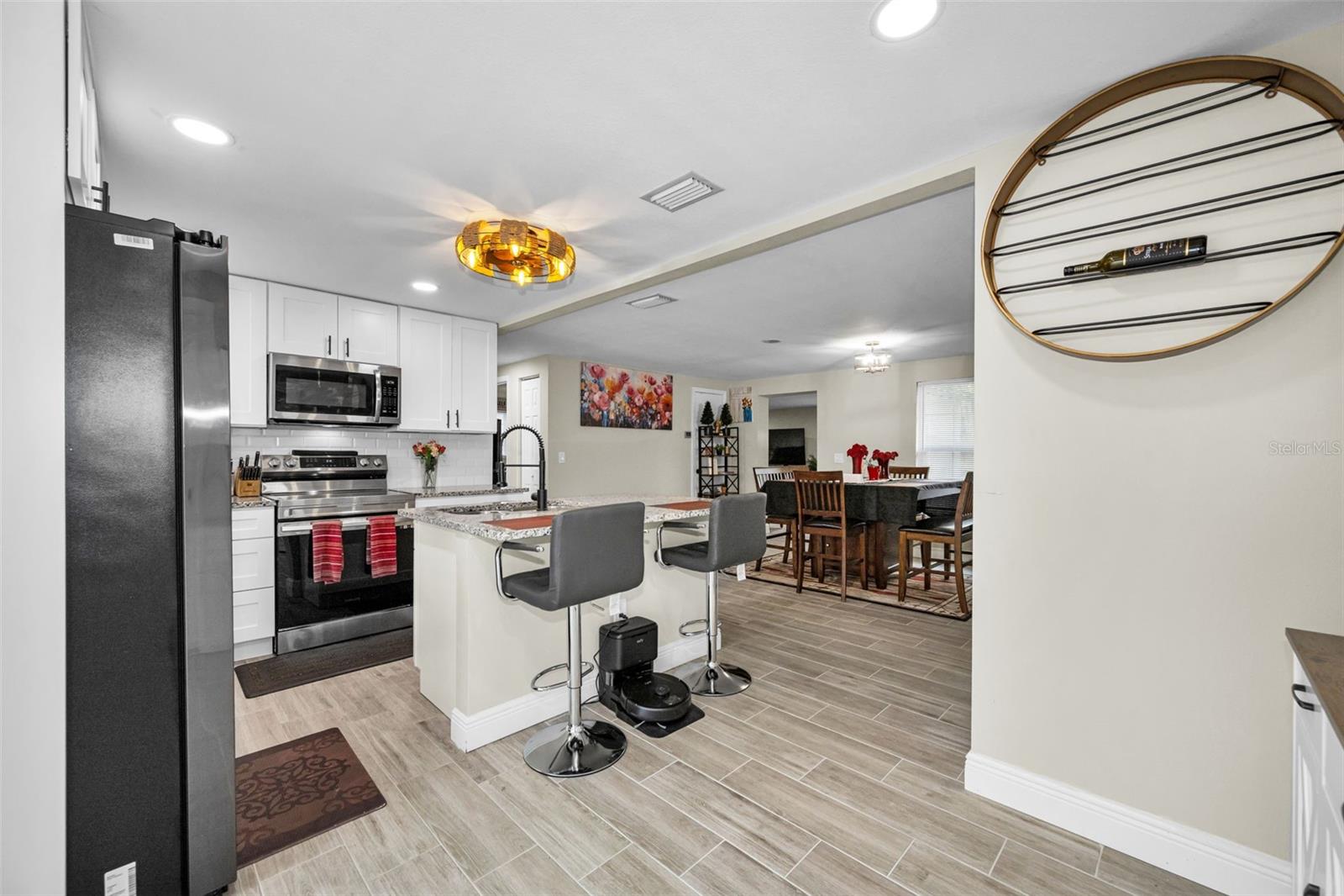 801 WALNUT DR, SEFFNER, FL, 33584