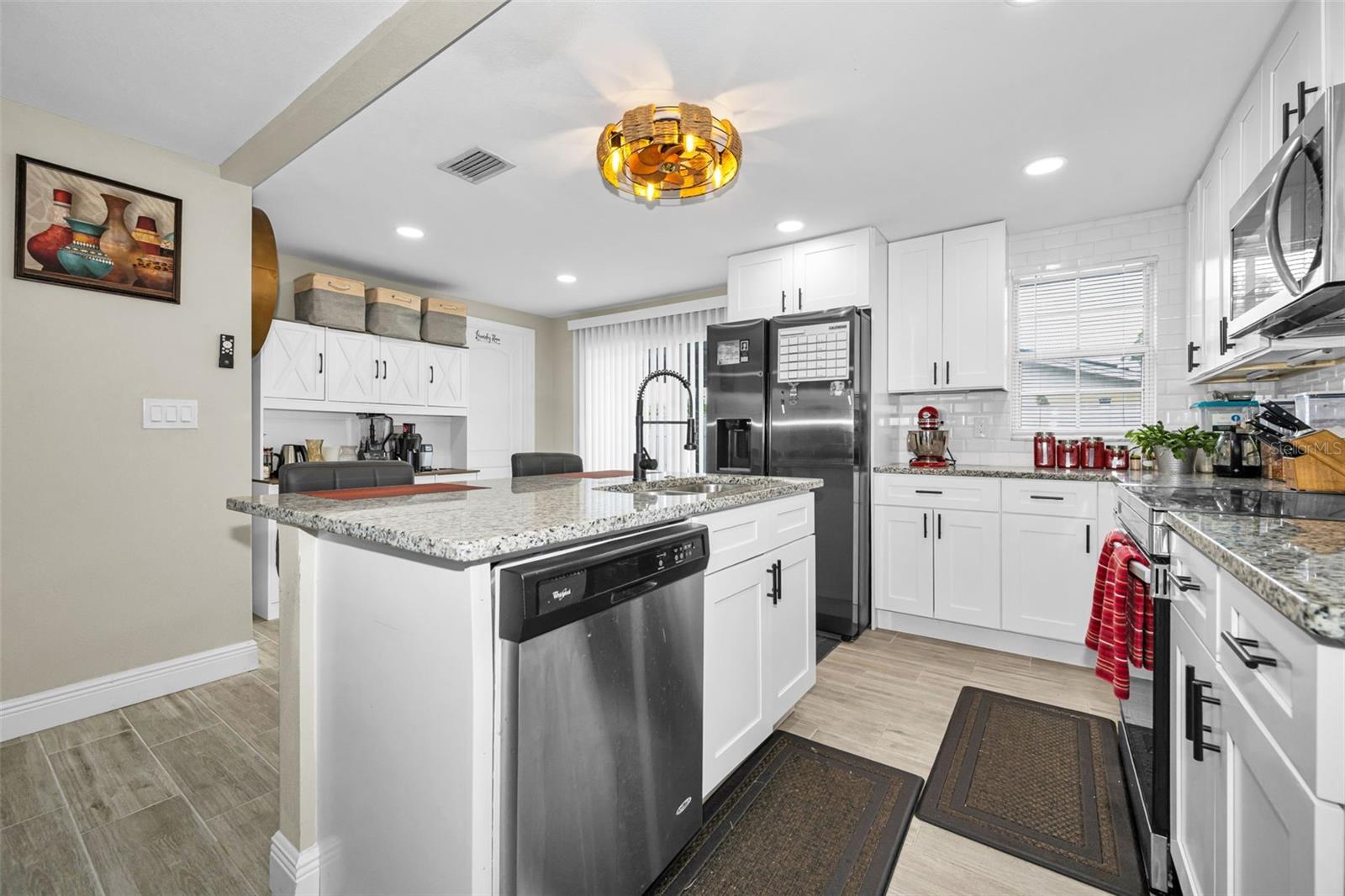 801 WALNUT DR, SEFFNER, FL, 33584