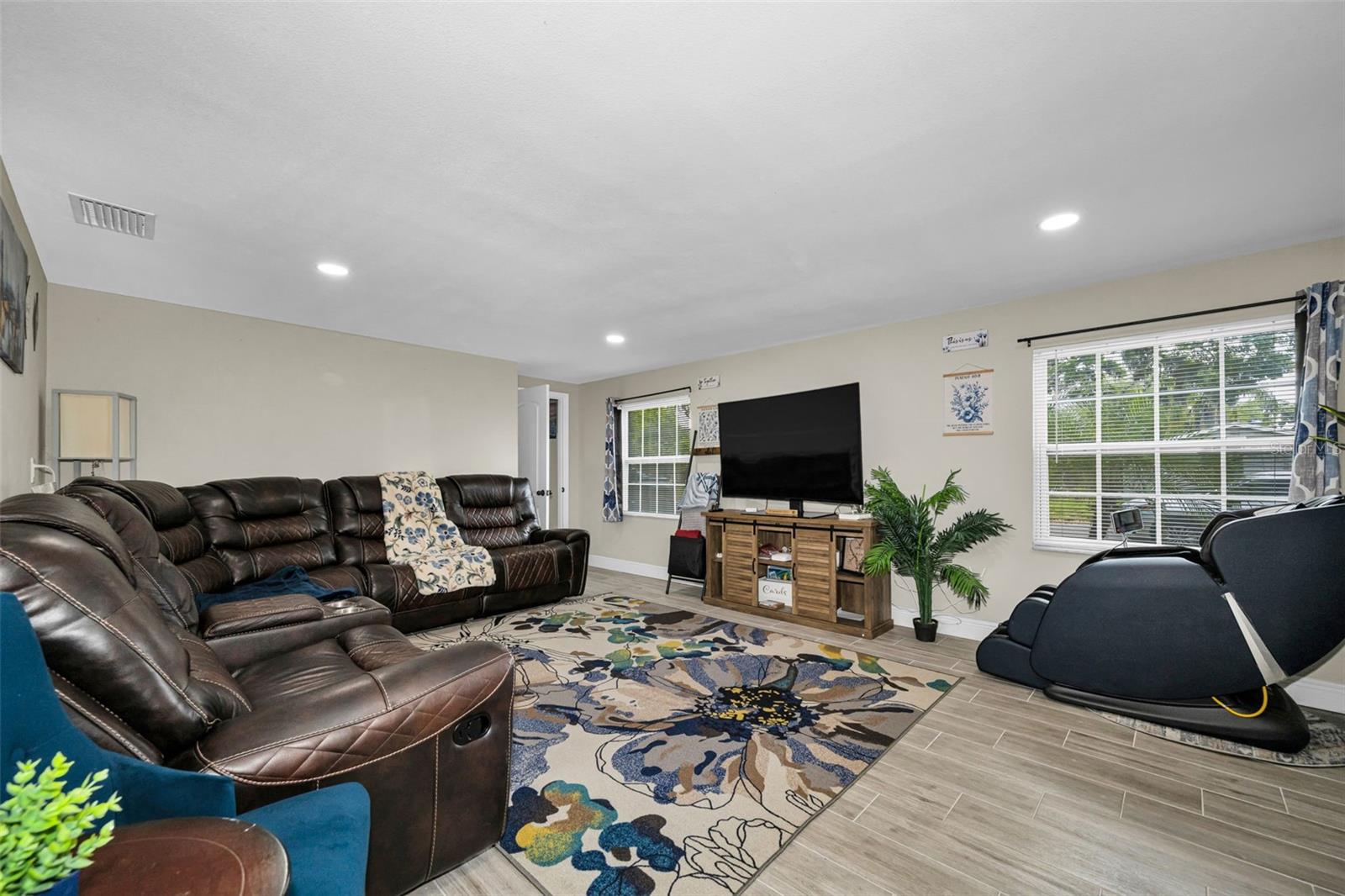 801 WALNUT DR, SEFFNER, FL, 33584