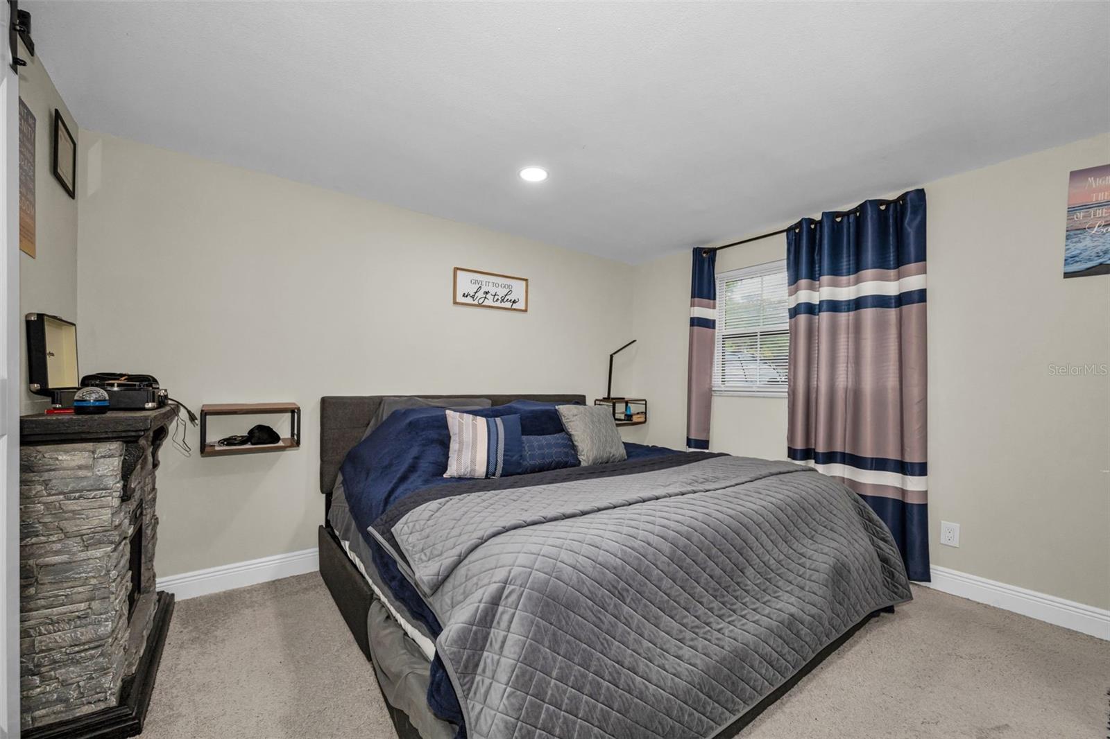 801 WALNUT DR, SEFFNER, FL, 33584
