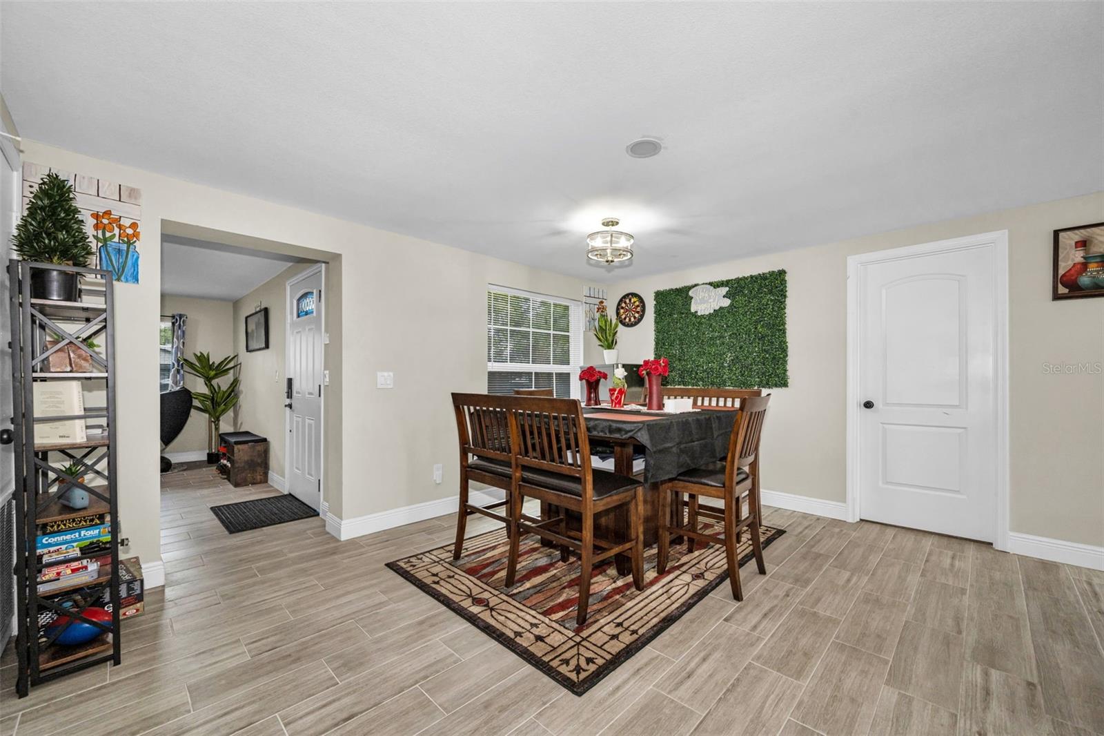 801 WALNUT DR, SEFFNER, FL, 33584