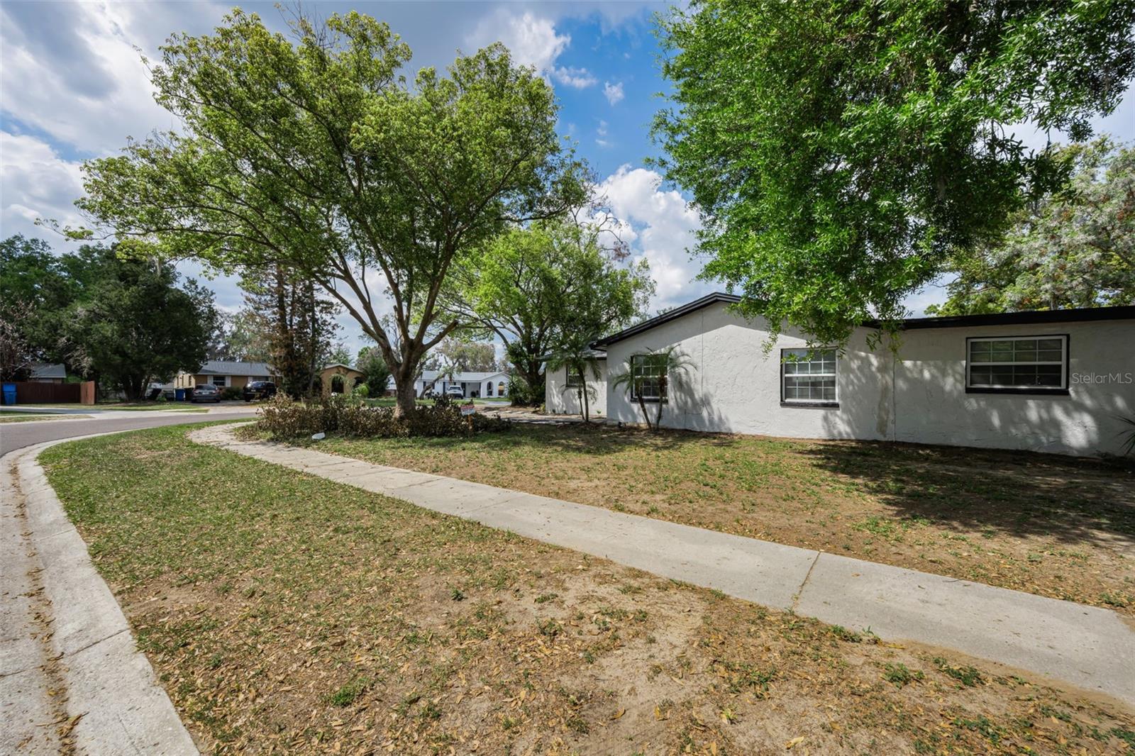 801 WALNUT DR, SEFFNER, FL, 33584