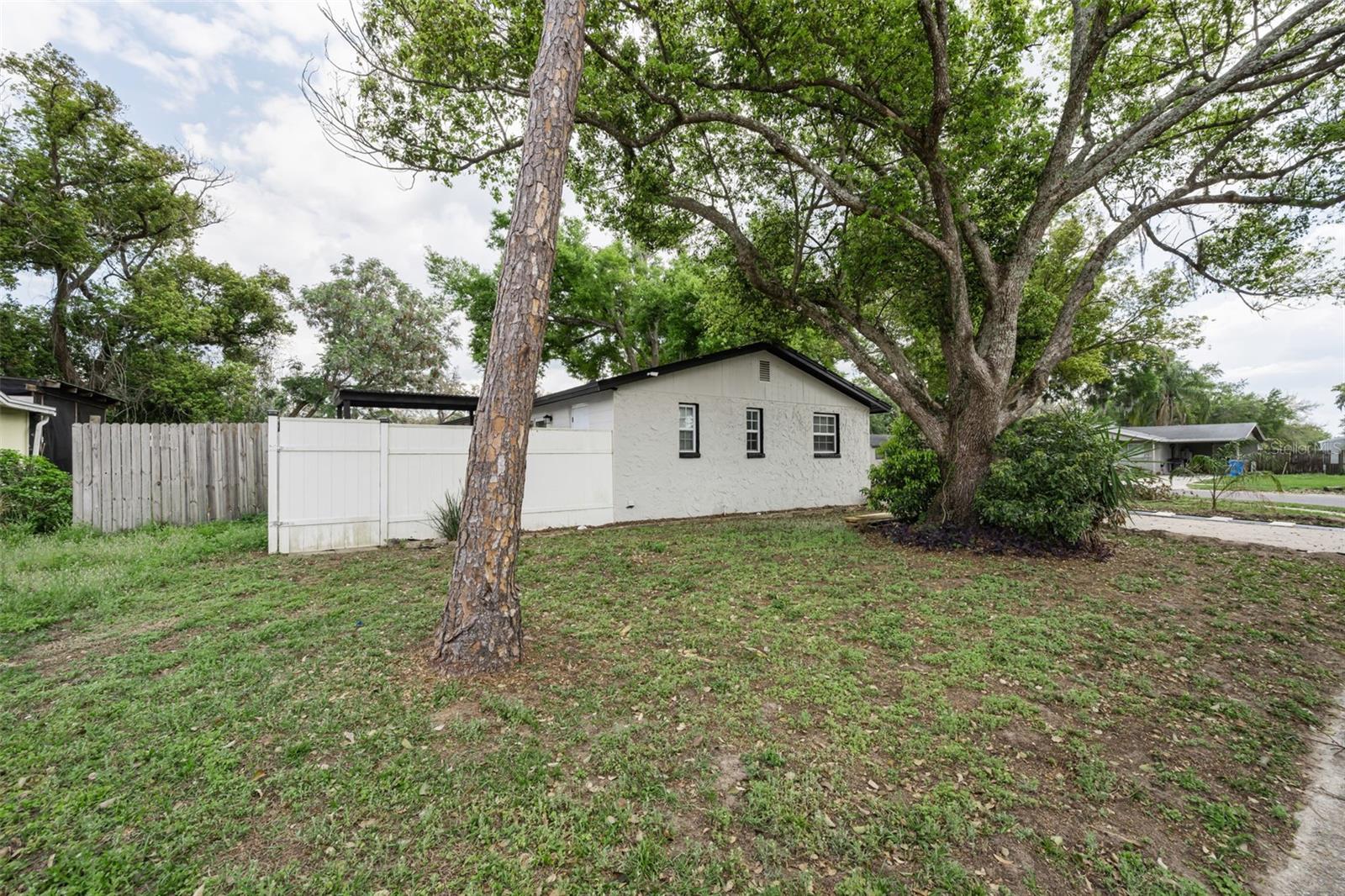 801 WALNUT DR, SEFFNER, FL, 33584