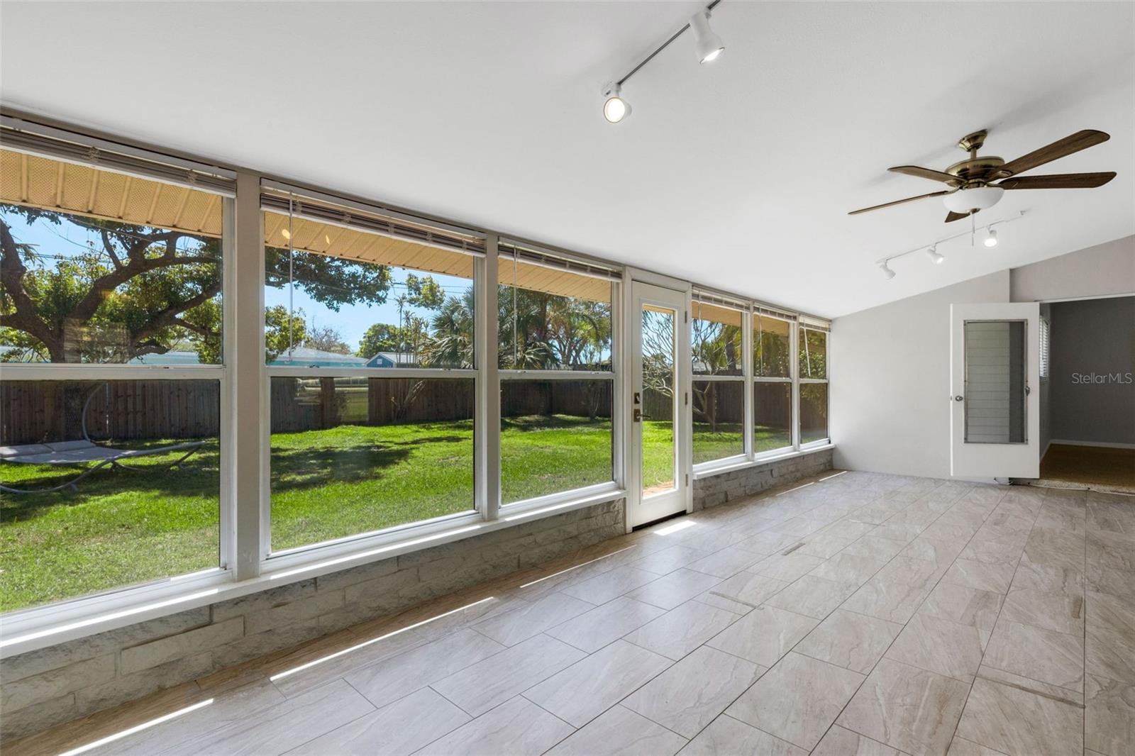 11436 RIDGEWOOD CIR, SEMINOLE, FL, 33772