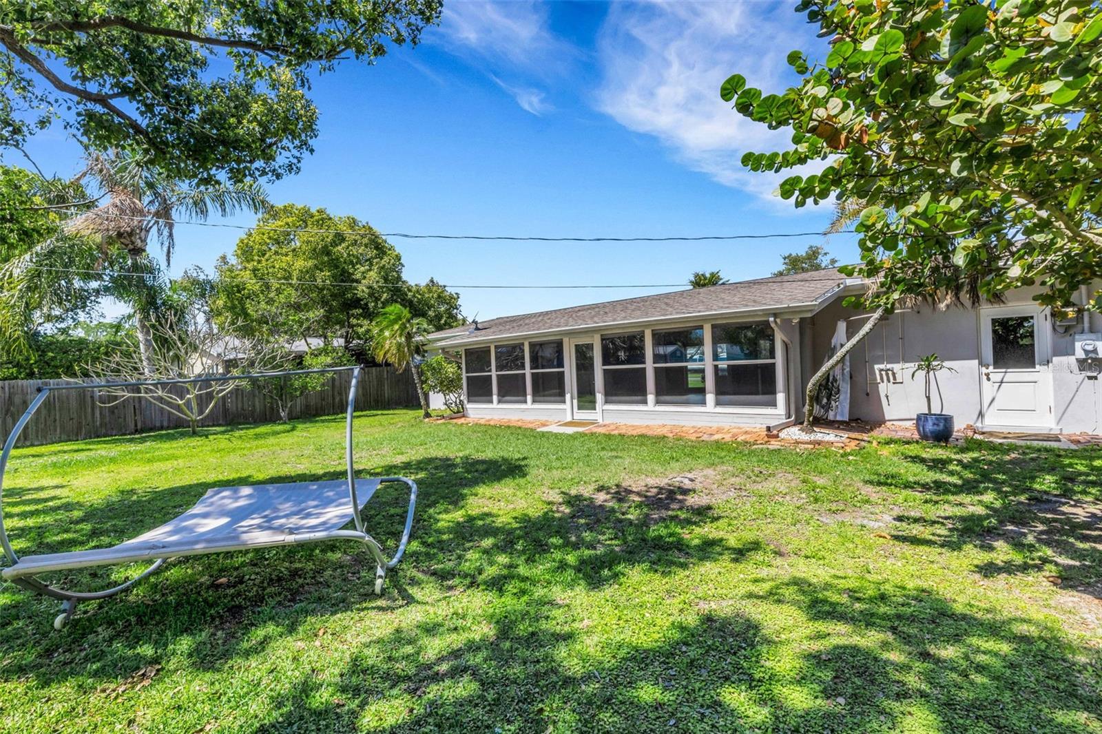 11436 RIDGEWOOD CIR, SEMINOLE, FL, 33772