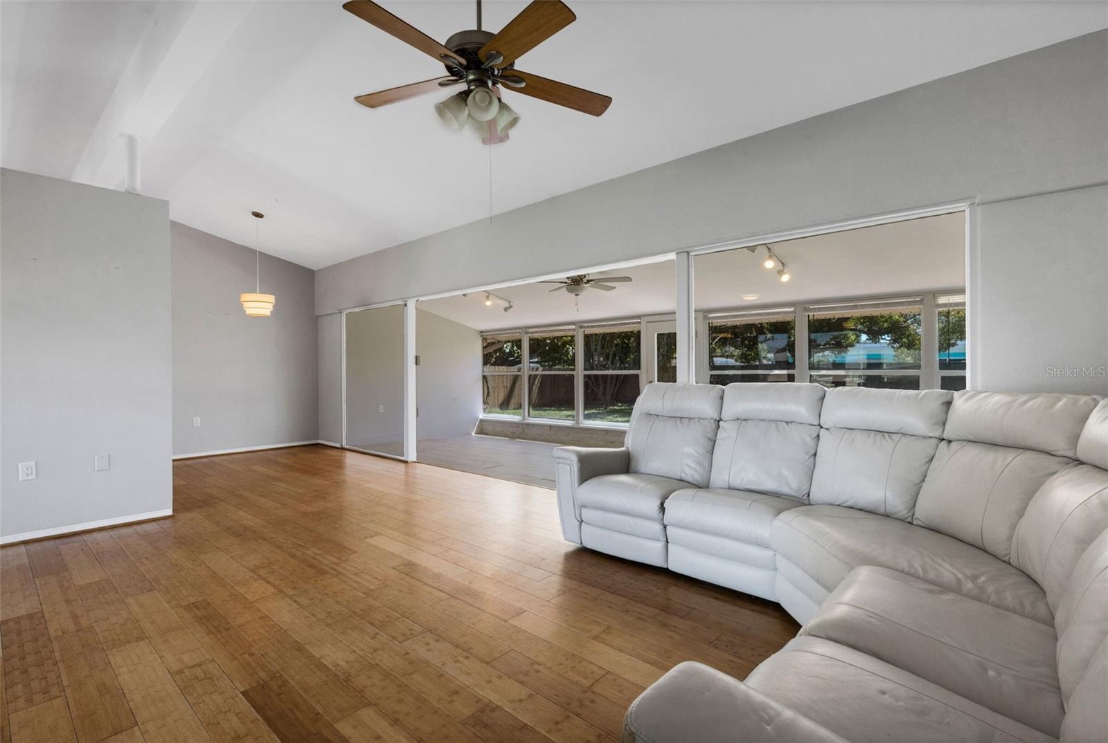 11436 RIDGEWOOD CIR, SEMINOLE, FL, 33772