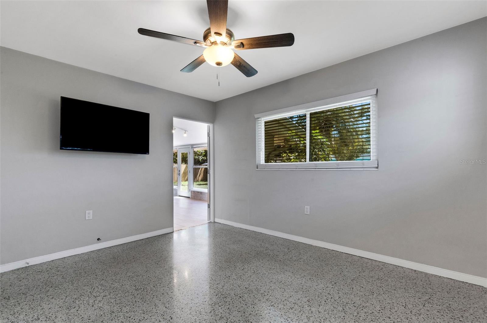 11436 RIDGEWOOD CIR, SEMINOLE, FL, 33772