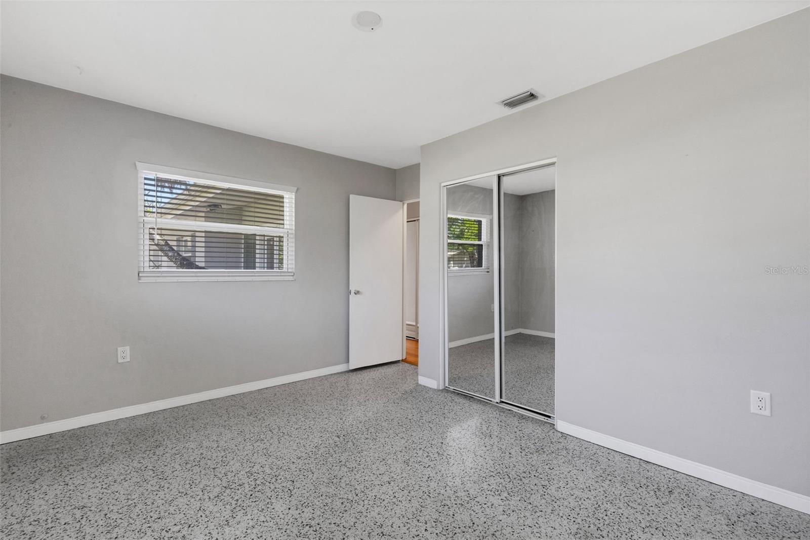 11436 RIDGEWOOD CIR, SEMINOLE, FL, 33772