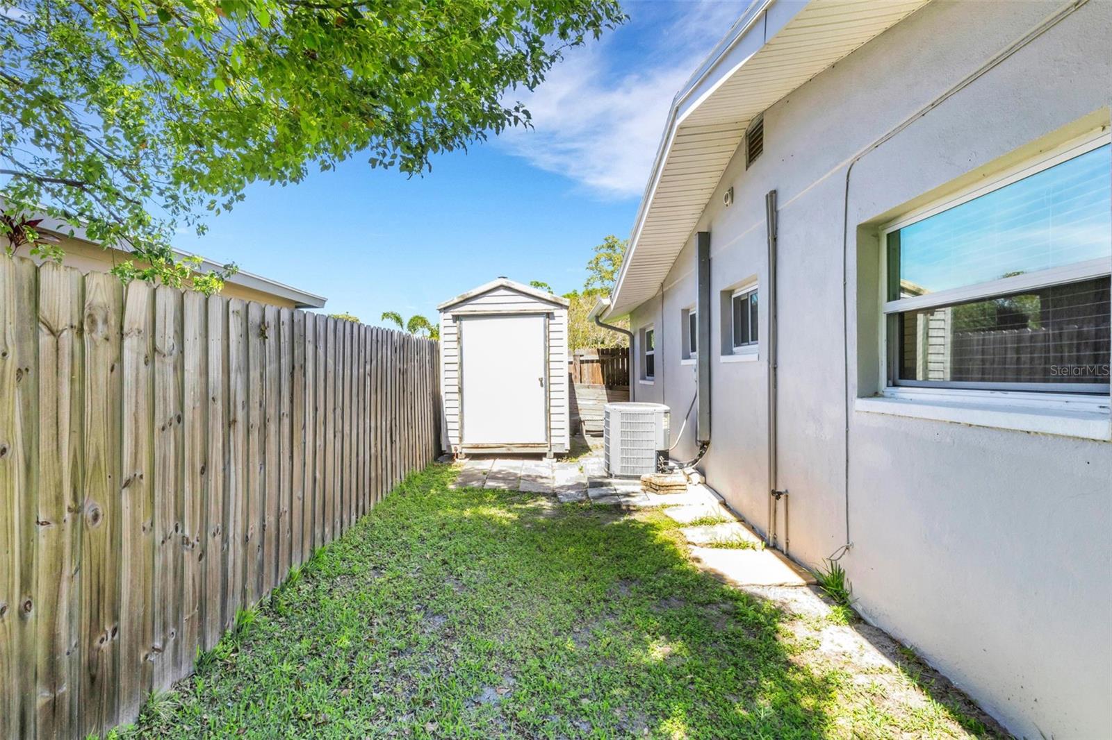 11436 RIDGEWOOD CIR, SEMINOLE, FL, 33772