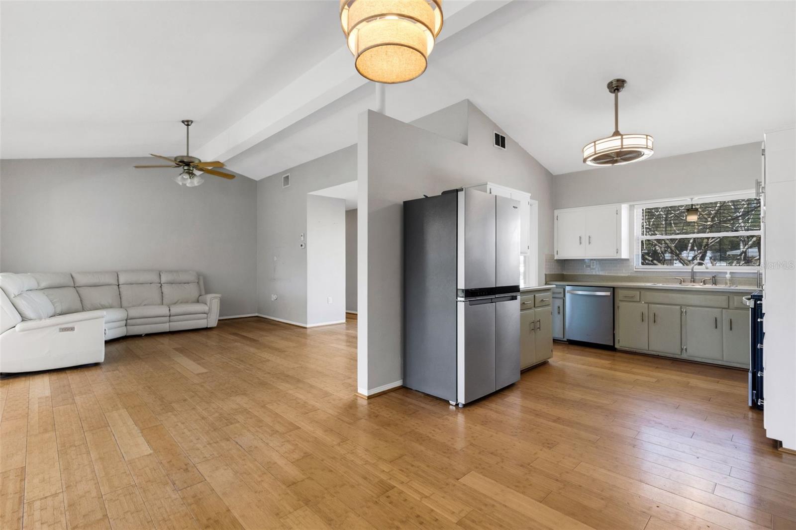 11436 RIDGEWOOD CIR, SEMINOLE, FL, 33772