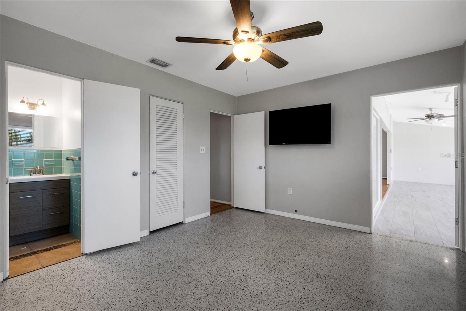 11436 RIDGEWOOD CIR, SEMINOLE, FL, 33772