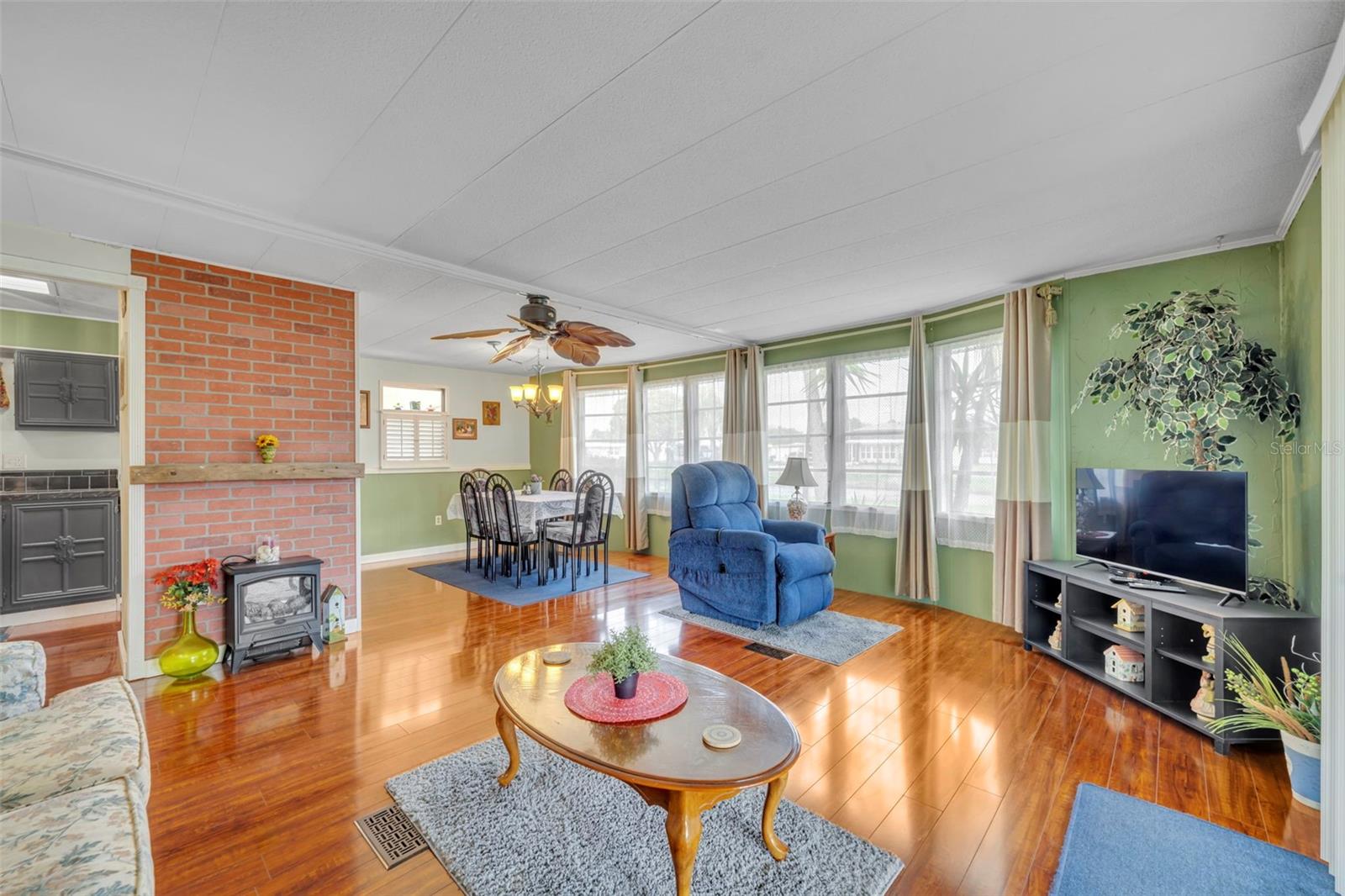 104 DIAMOND HEAD DR, LEESBURG, FL, 34788