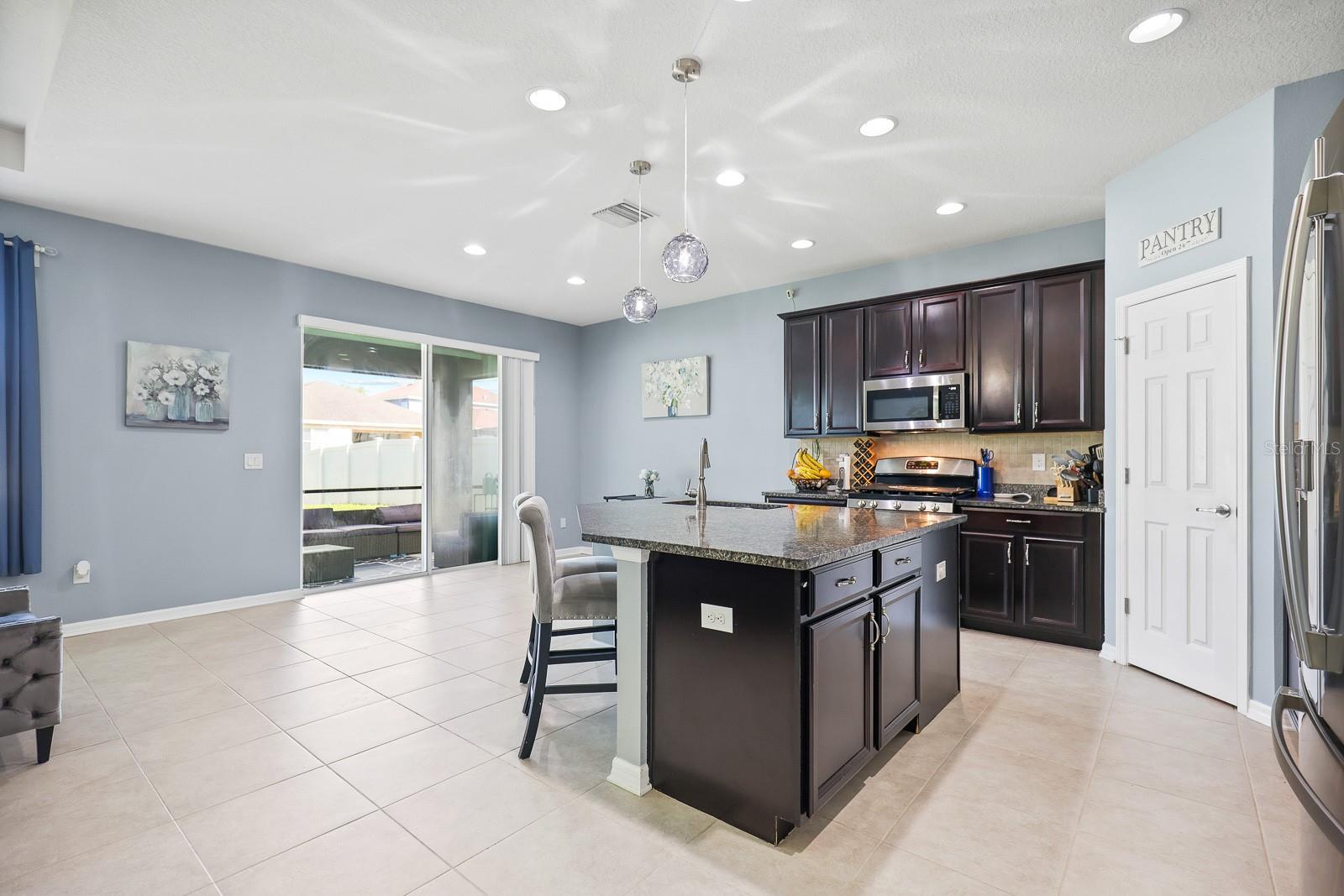 11204 COVENTRY GROVE CIR, LITHIA, FL, 33547