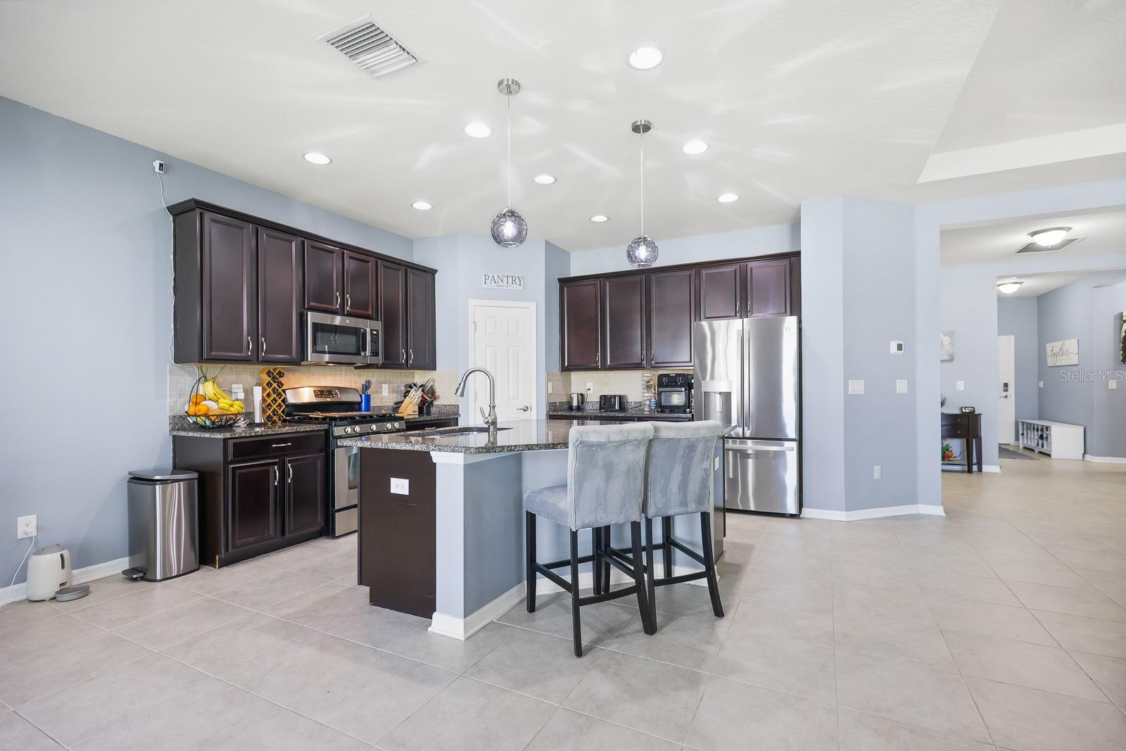 11204 COVENTRY GROVE CIR, LITHIA, FL, 33547