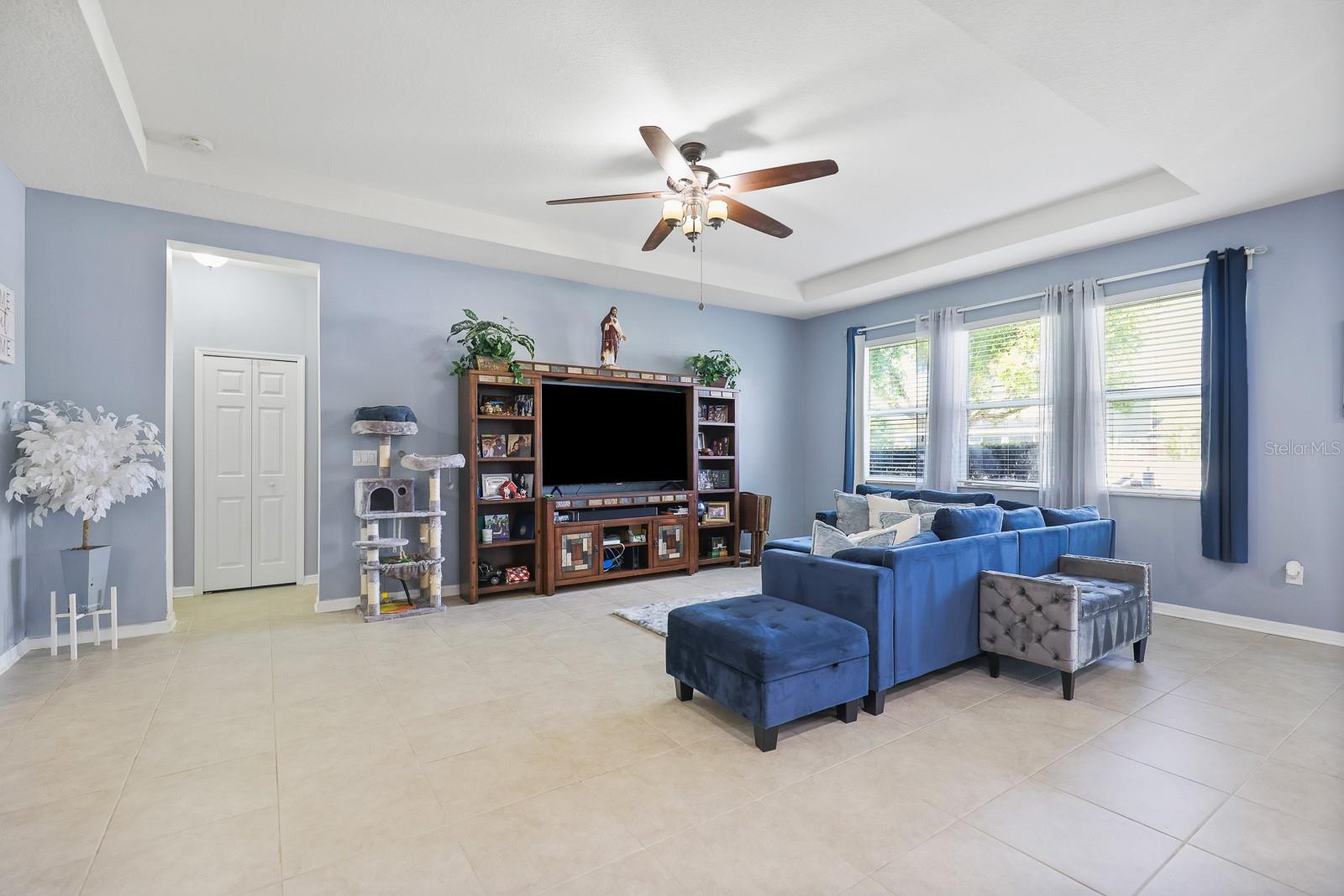 11204 COVENTRY GROVE CIR, LITHIA, FL, 33547