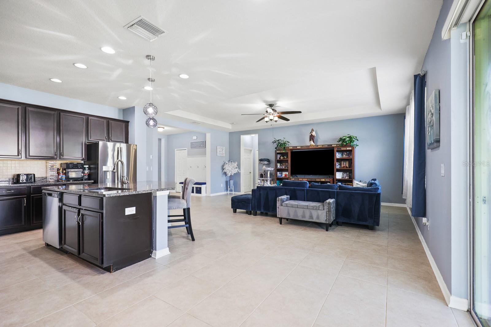 11204 COVENTRY GROVE CIR, LITHIA, FL, 33547