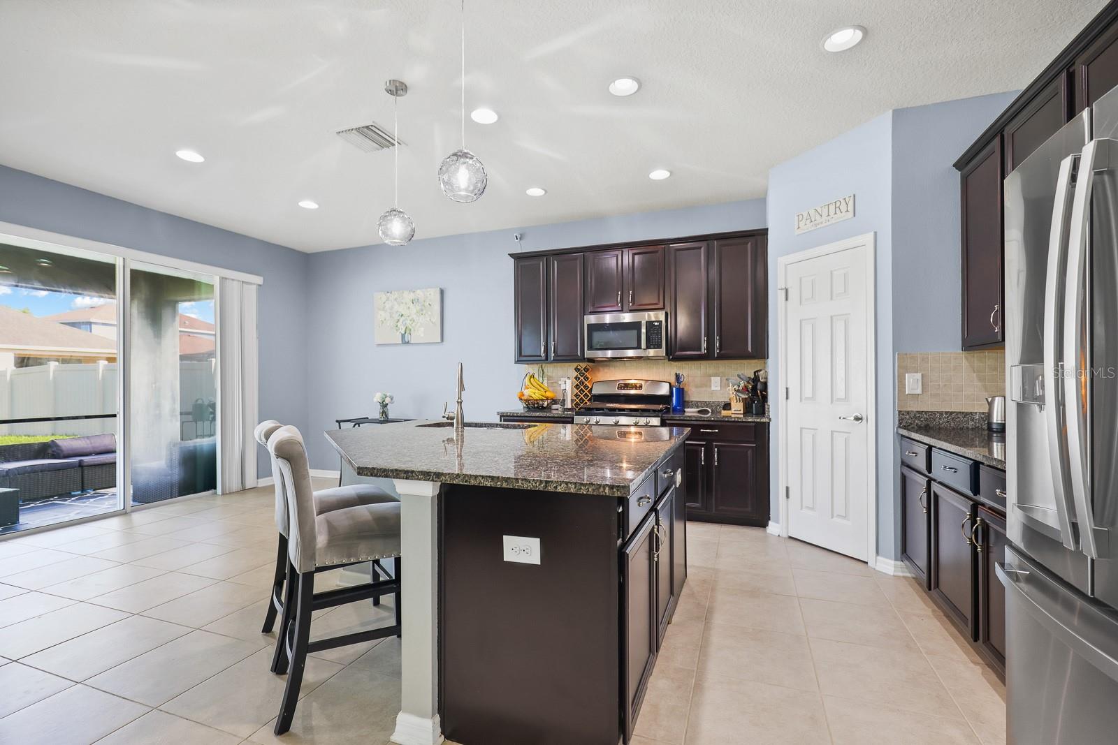 11204 COVENTRY GROVE CIR, LITHIA, FL, 33547