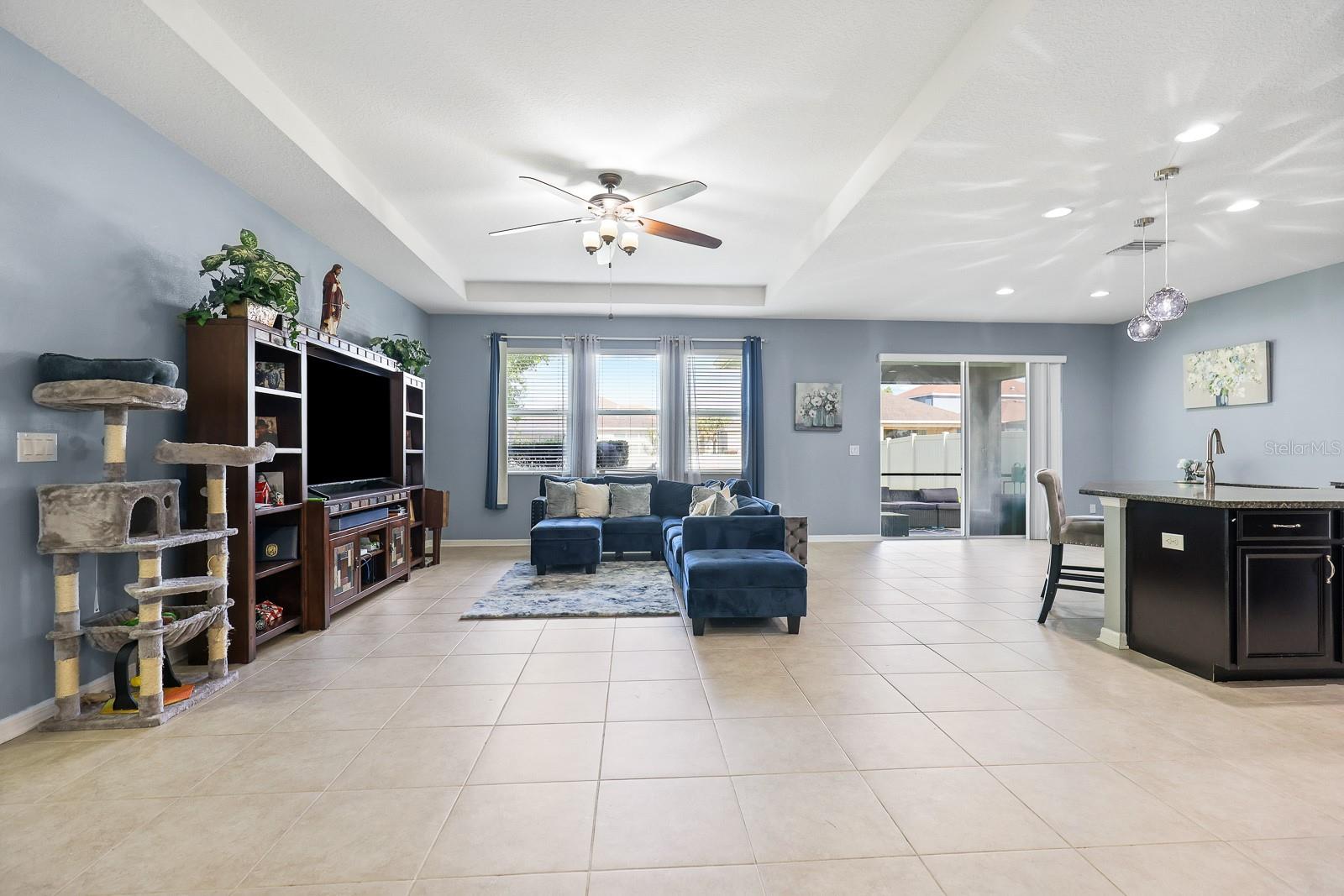 11204 COVENTRY GROVE CIR, LITHIA, FL, 33547