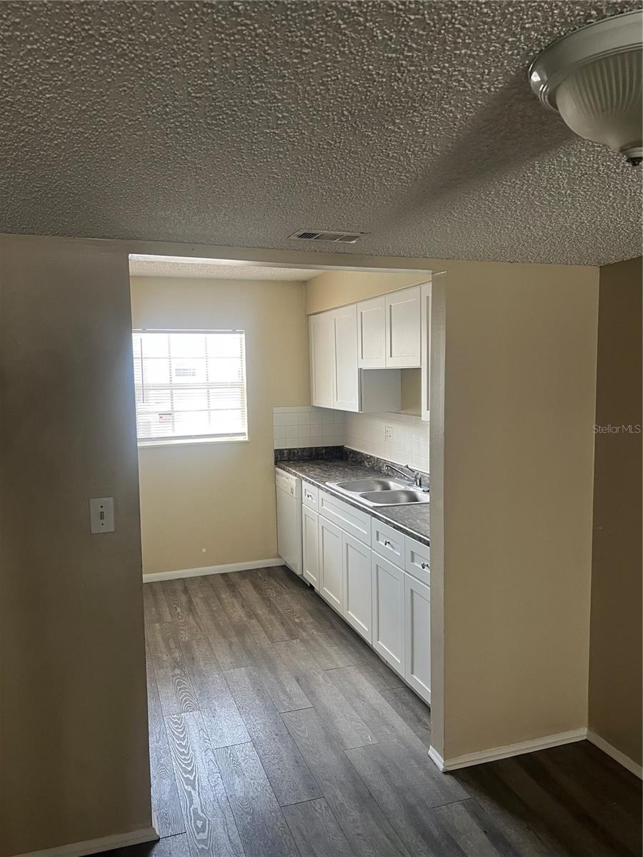 14470 REUTER STRASSE CIR #405, TAMPA, FL, 33613