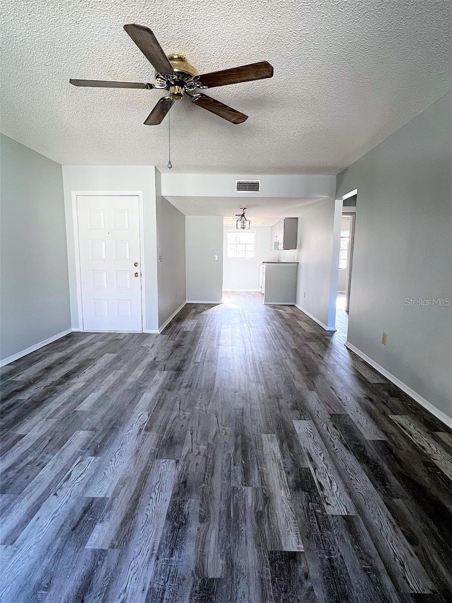14470 REUTER STRASSE CIR #405, TAMPA, FL, 33613