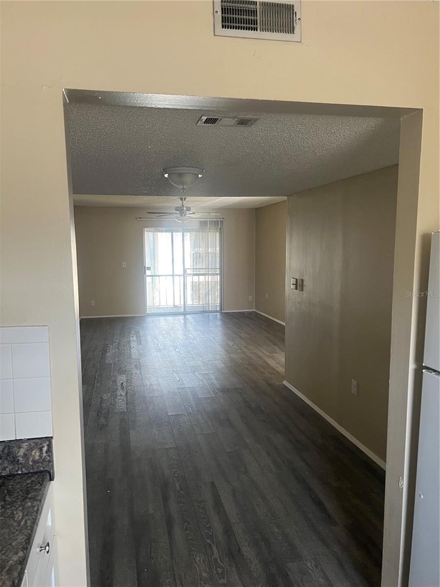 14470 REUTER STRASSE CIR #405, TAMPA, FL, 33613