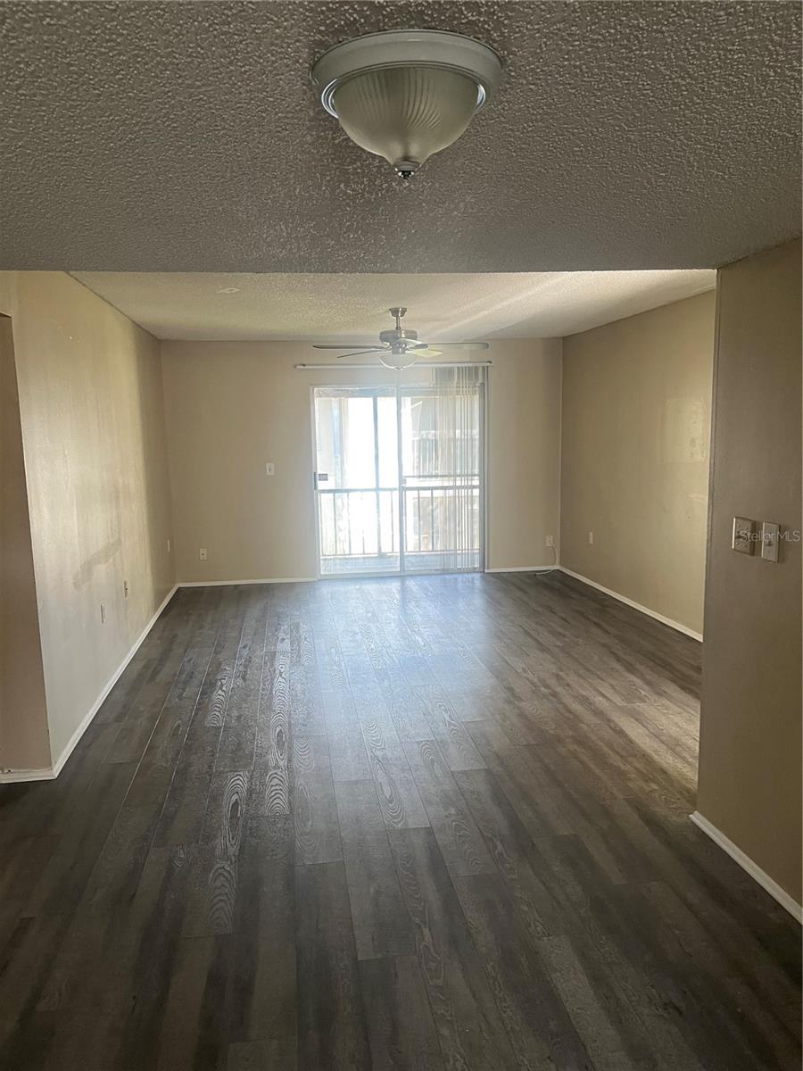 14470 REUTER STRASSE CIR #405, TAMPA, FL, 33613