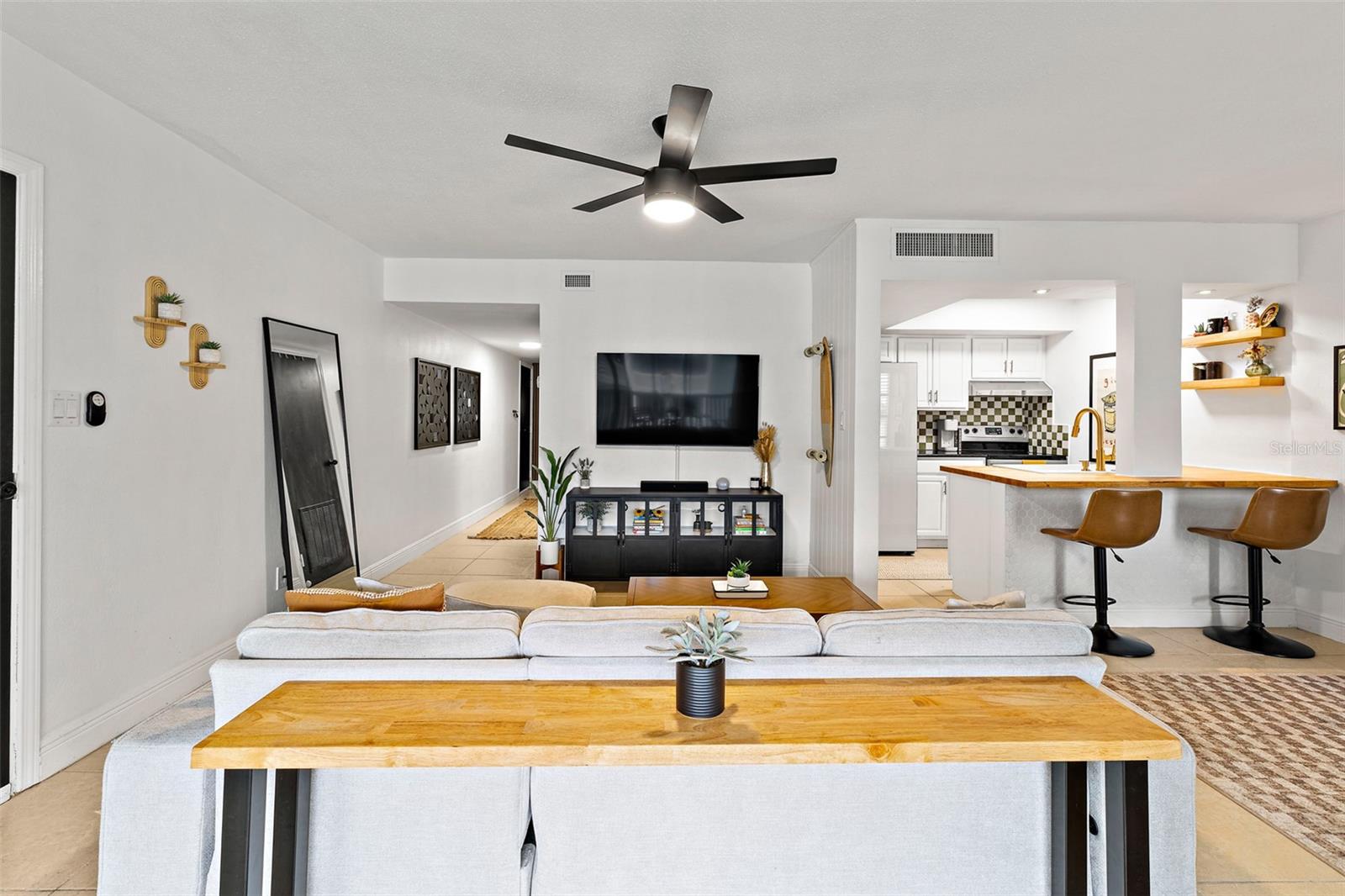 250 N BANANA RIVER DR #A4, MERRITT ISLAND, FL, 32952