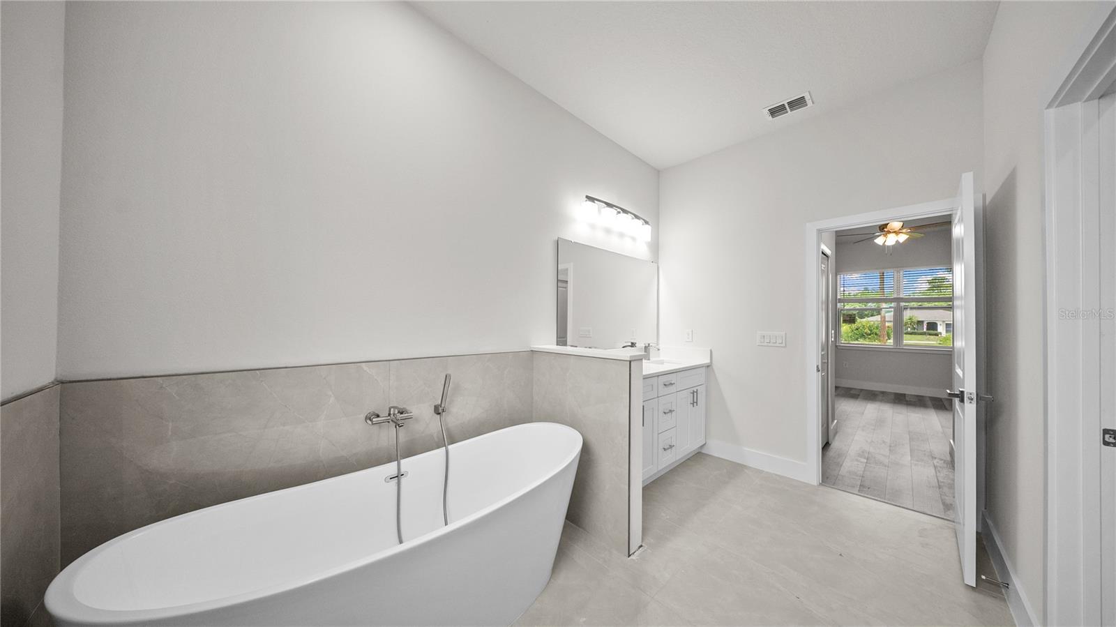 18097 COCHRAN BLVD, PORT CHARLOTTE, FL, 33948