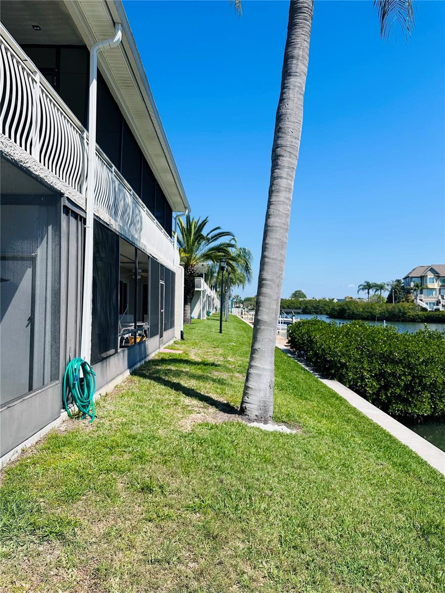 8828 BAY POINTE DR #104, TAMPA, FL, 33615