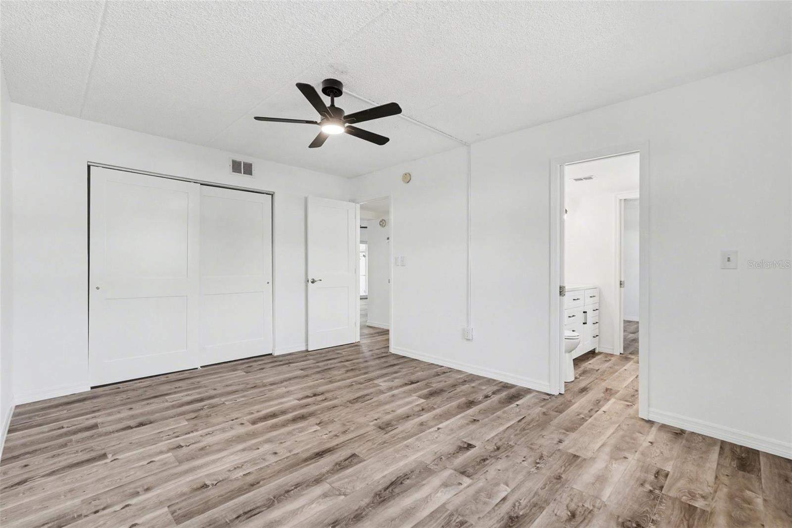 8828 BAY POINTE DR #104, TAMPA, FL, 33615